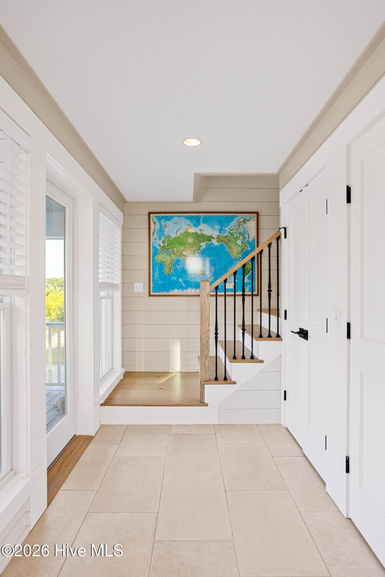 100569964 | Photo 35