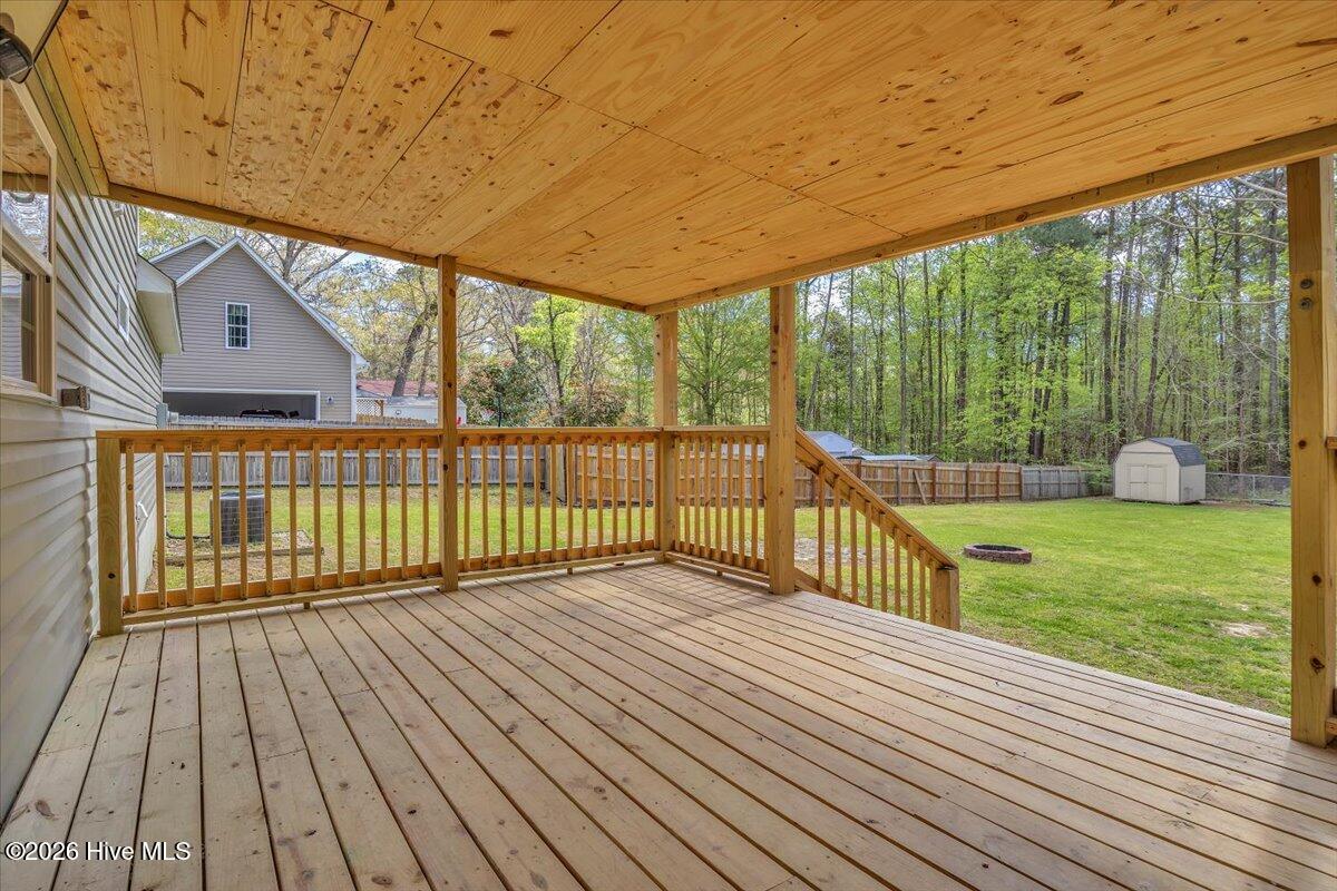 100565952 | Photo 42