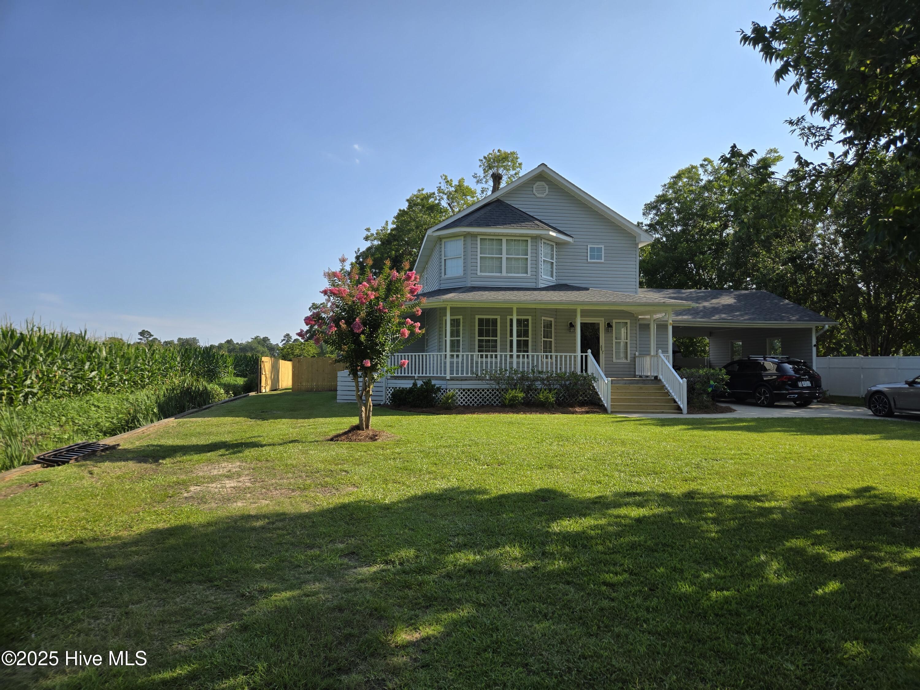 Homes for sale in Lake Waccamaw, NC | 121 Schley Ave, Lake Waccamaw, NC 28450 | MLS# 100517871