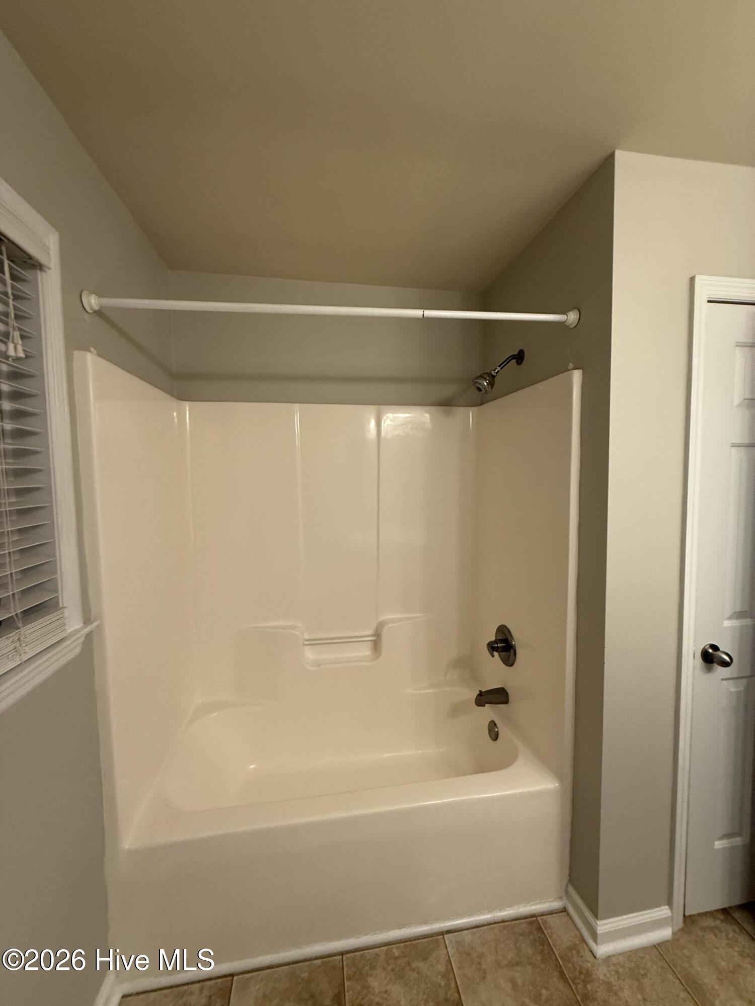 100546488 | Photo 24