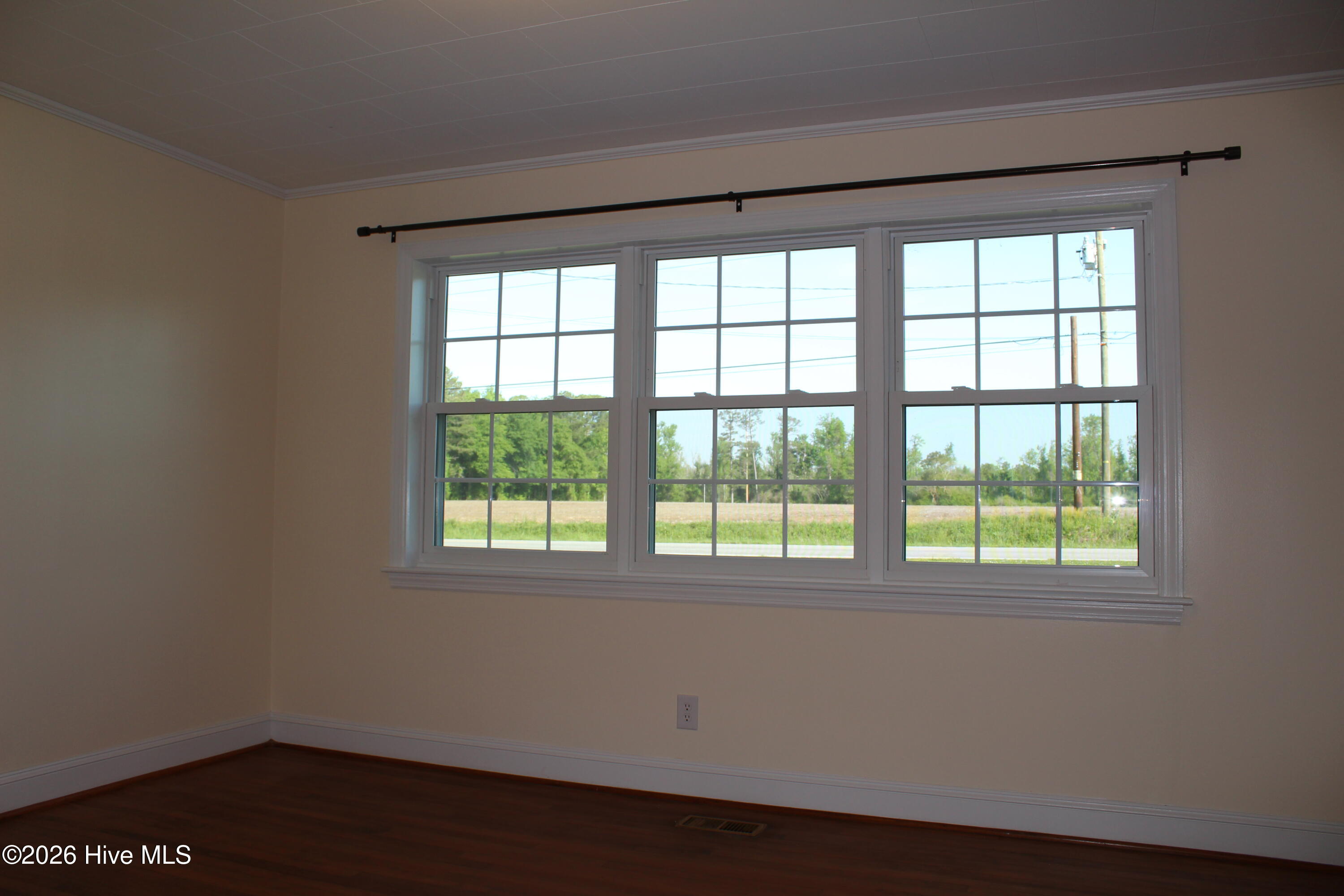 100567630 | Photo 14