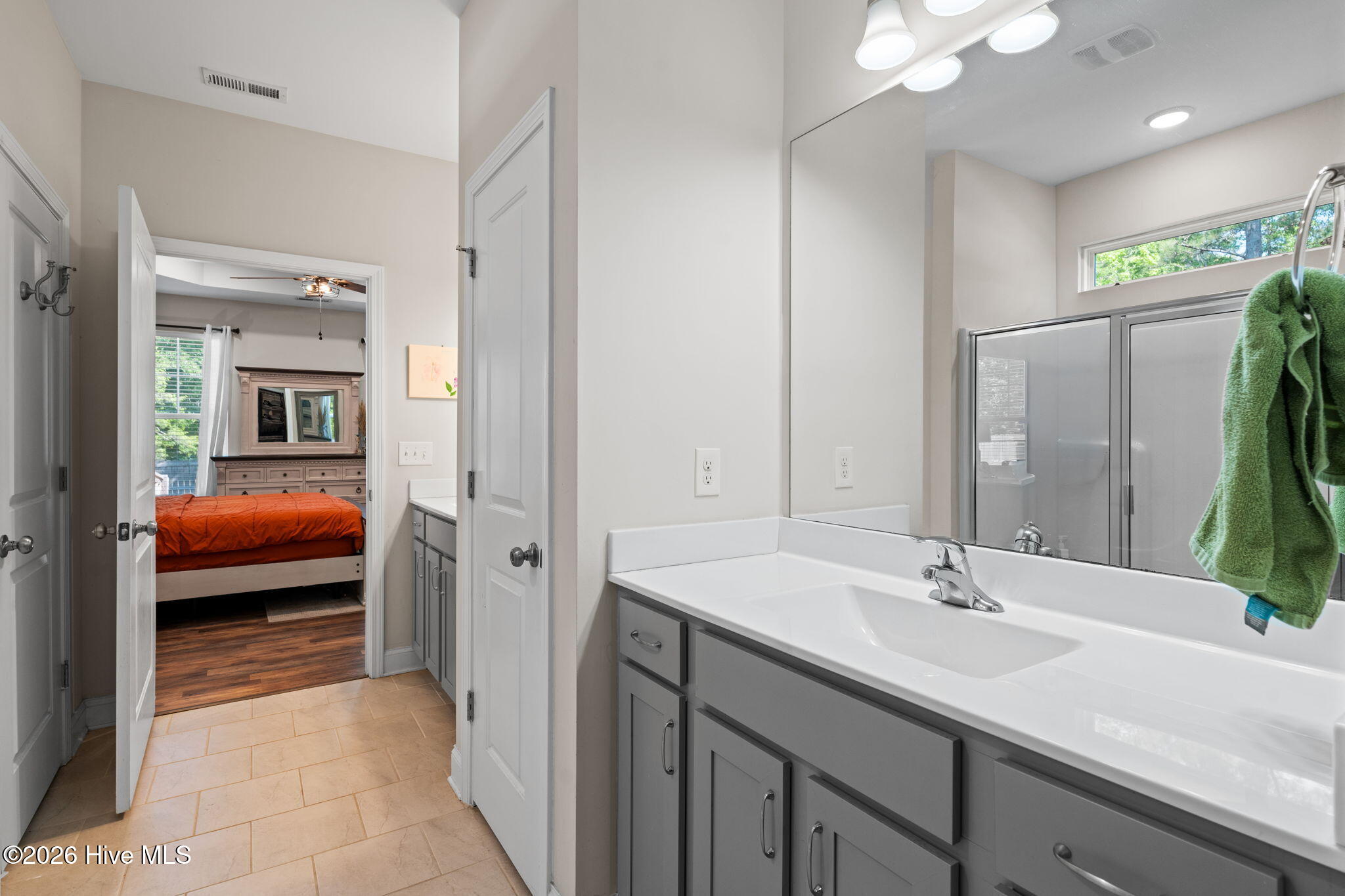 100569601 | Photo 17