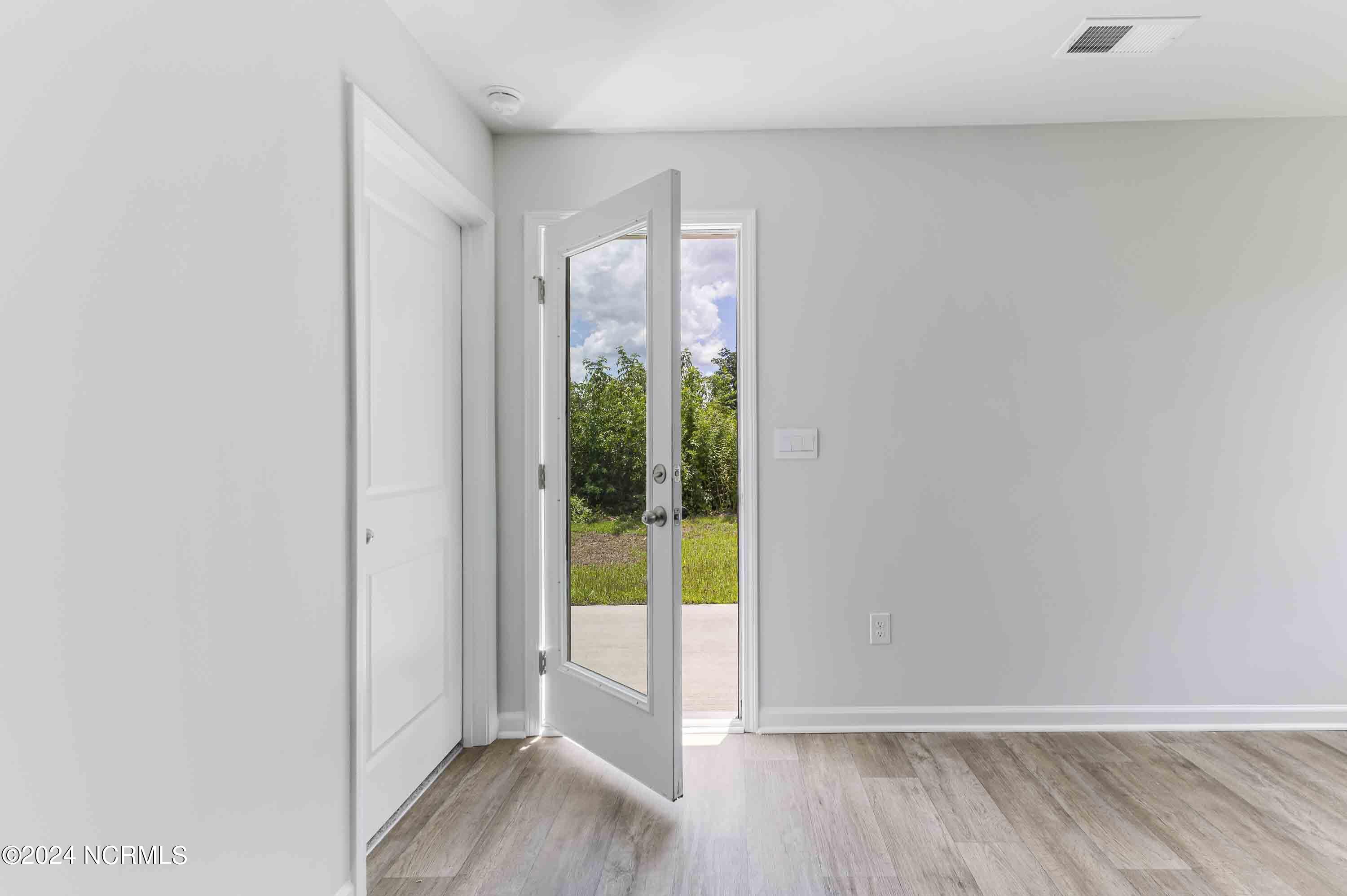 100533659 | Photo 27