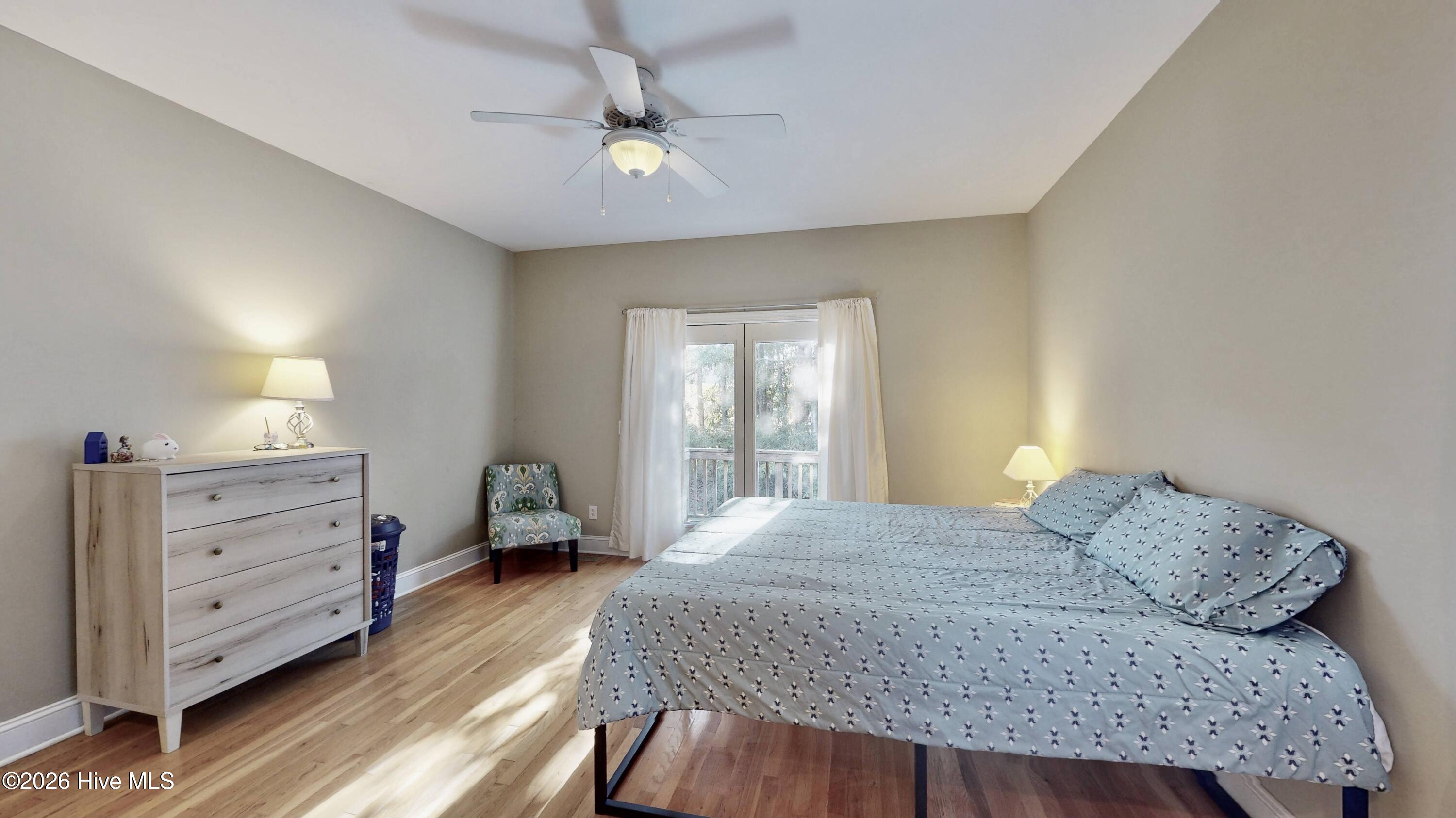 100549093 | Photo 23