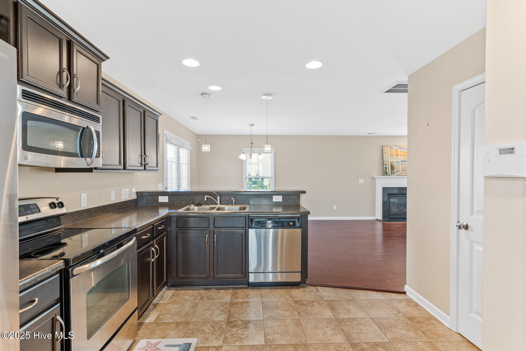 100538426 | Photo 15