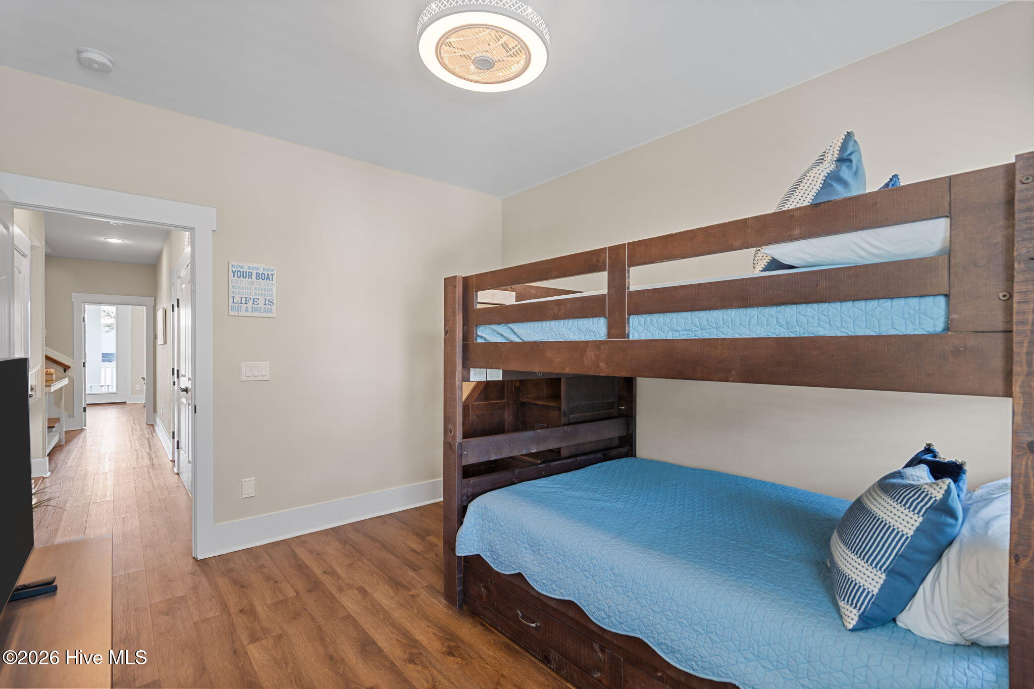 100558521 | Photo 28