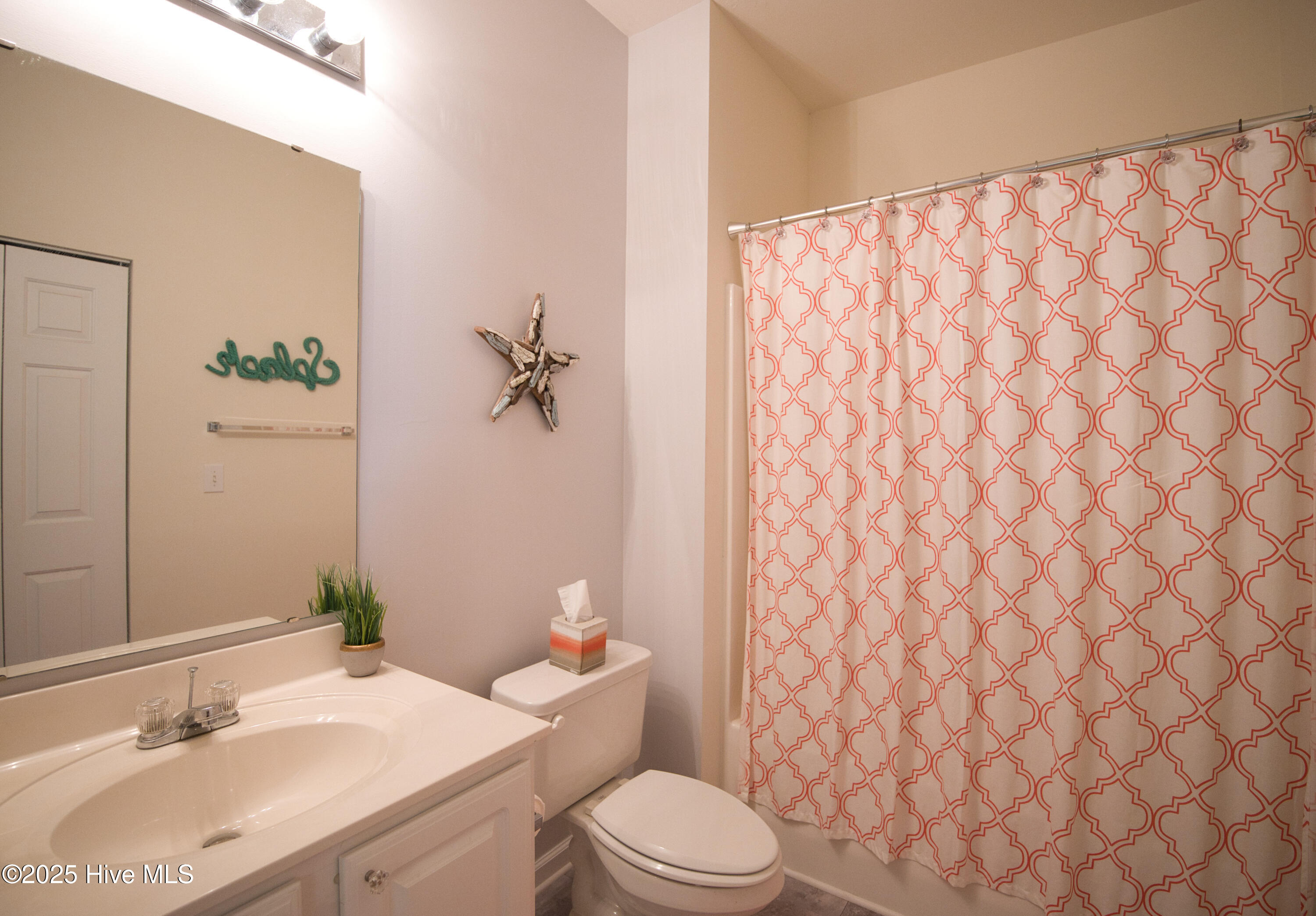 100546410 | Photo 32