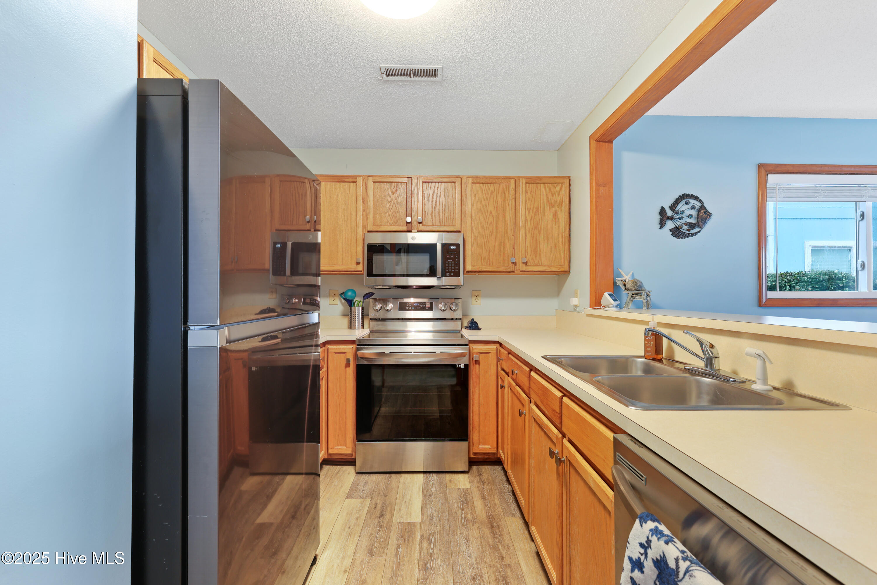 100534466 | Photo 16