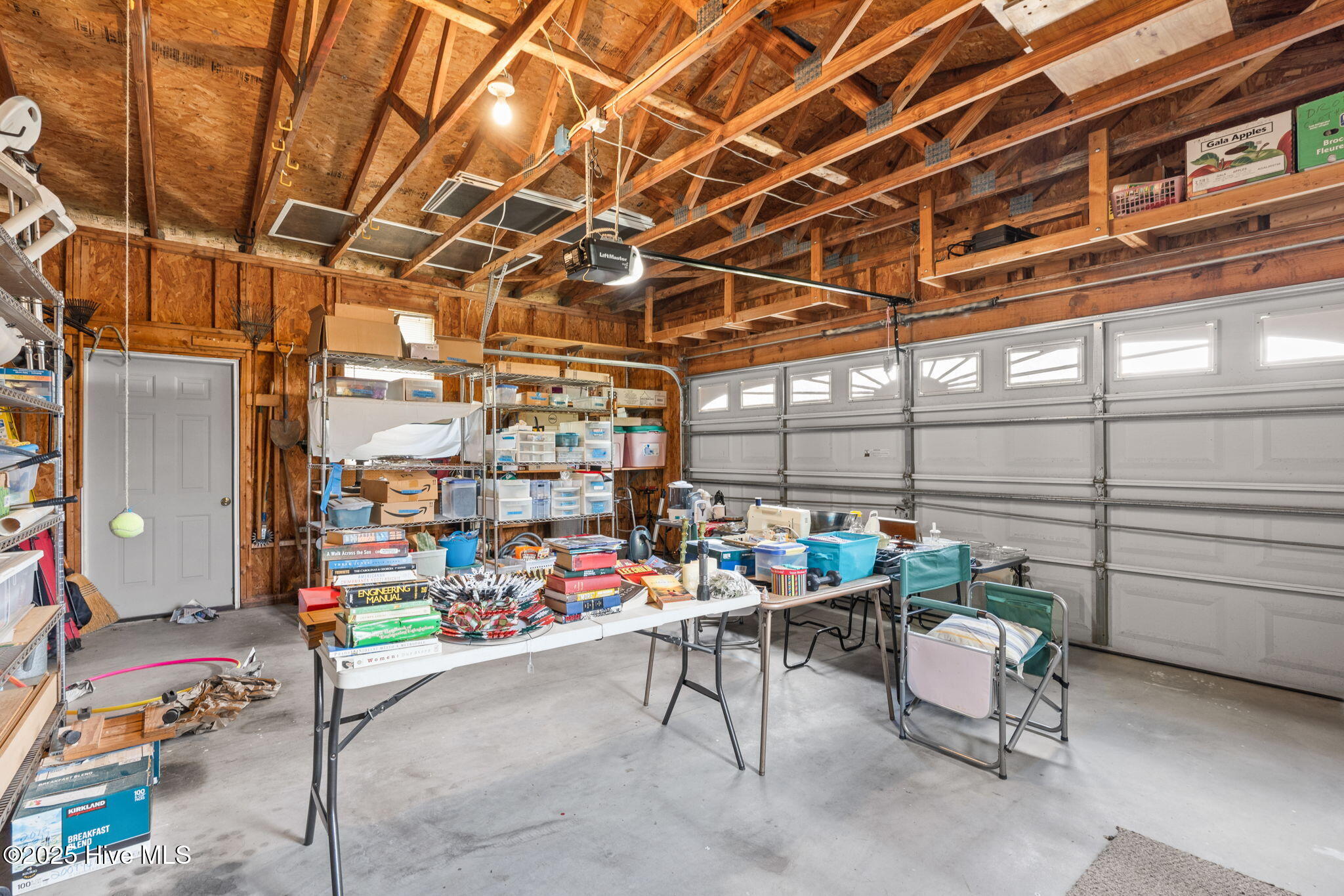 100527656 | Photo 39