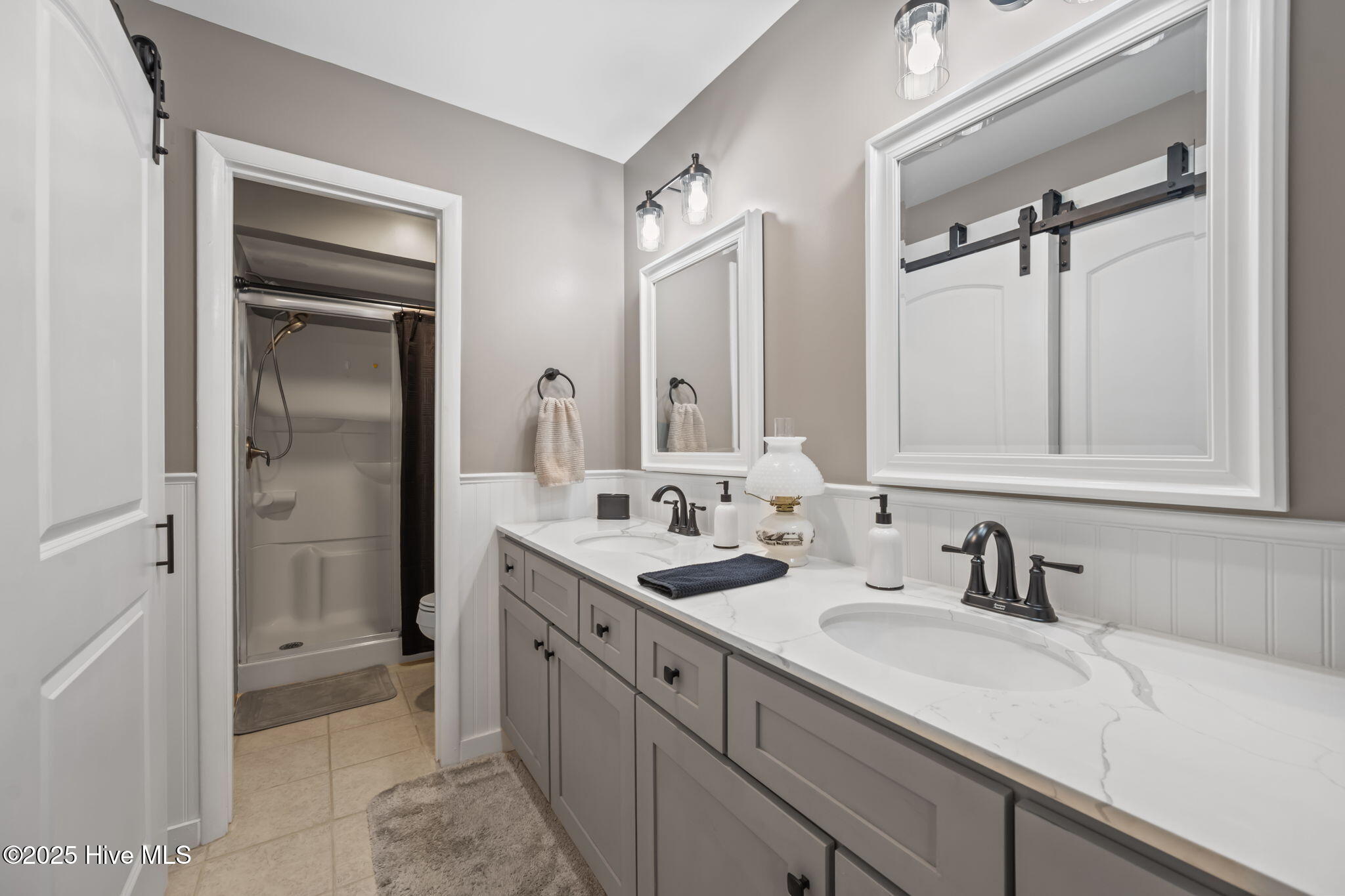 100537179 | Photo 11