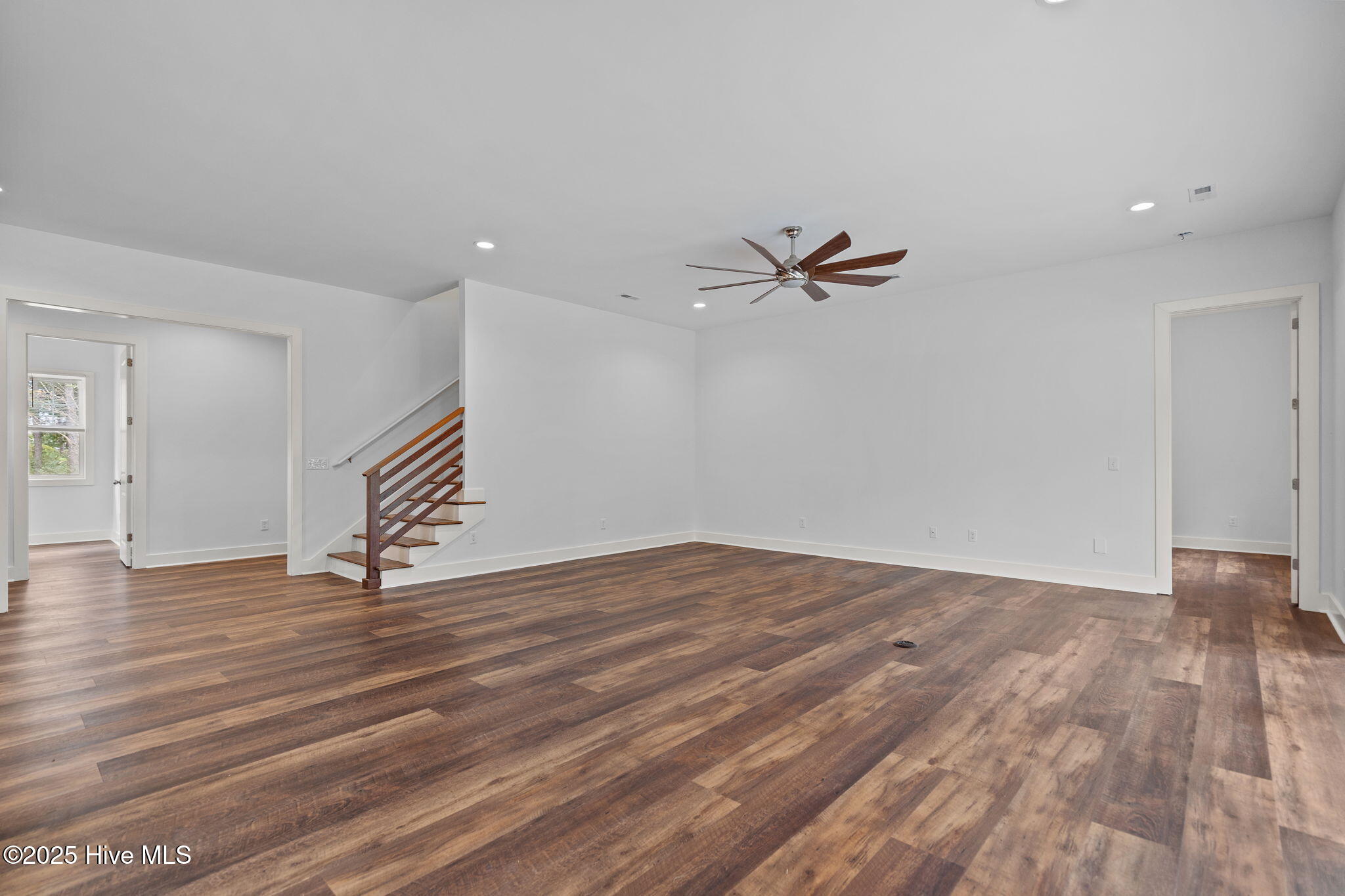 100532333 | Photo 108