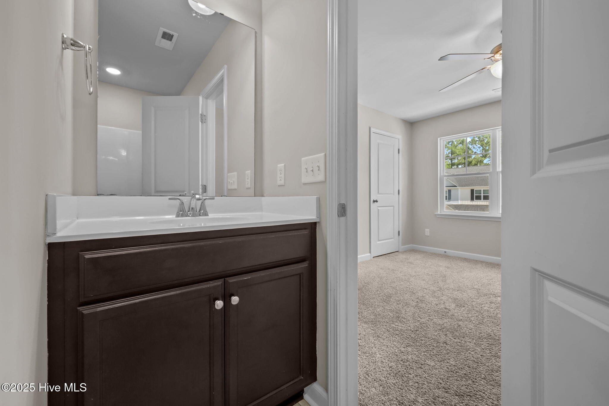 100521503 | Photo 18