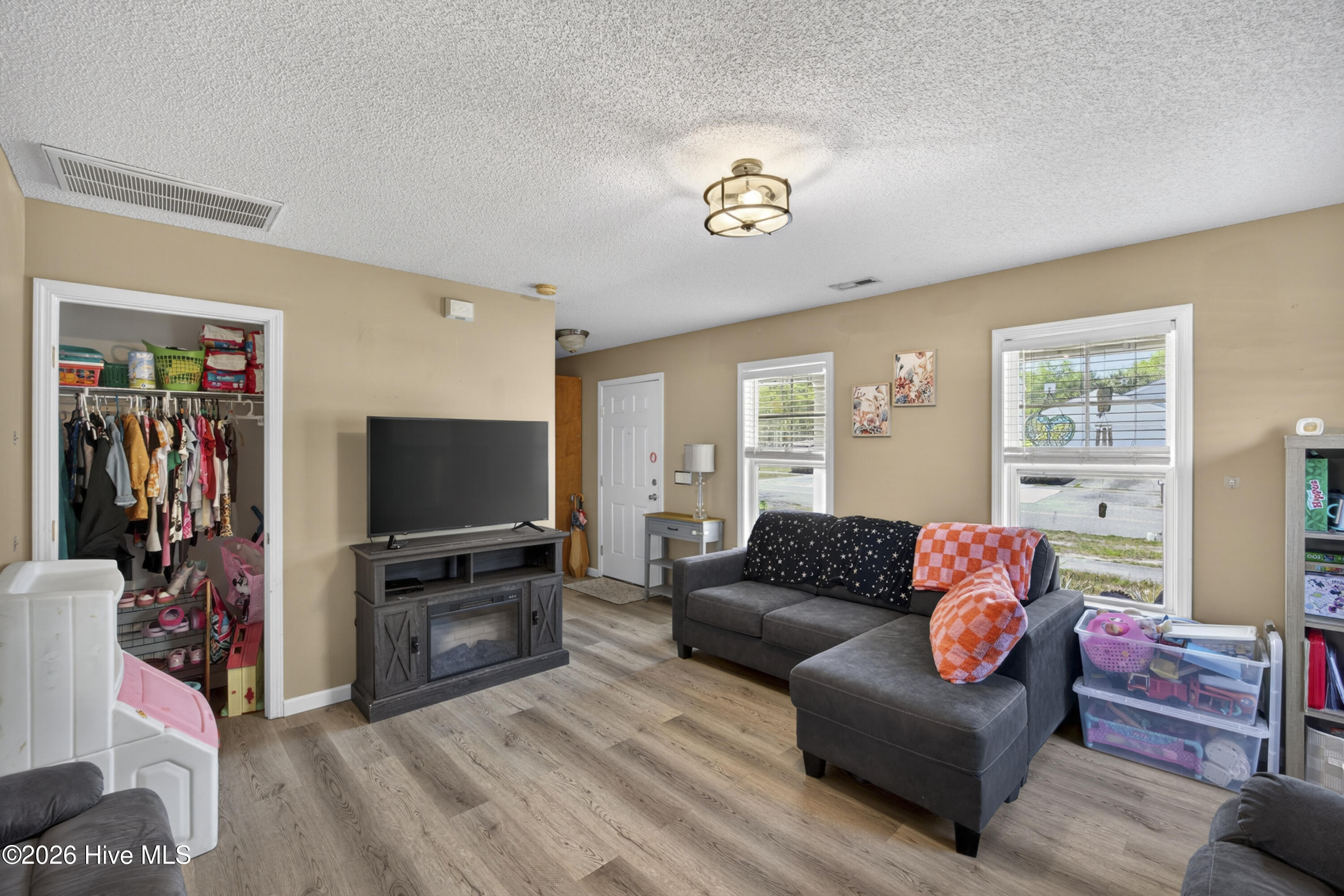 100567441 | Photo 31