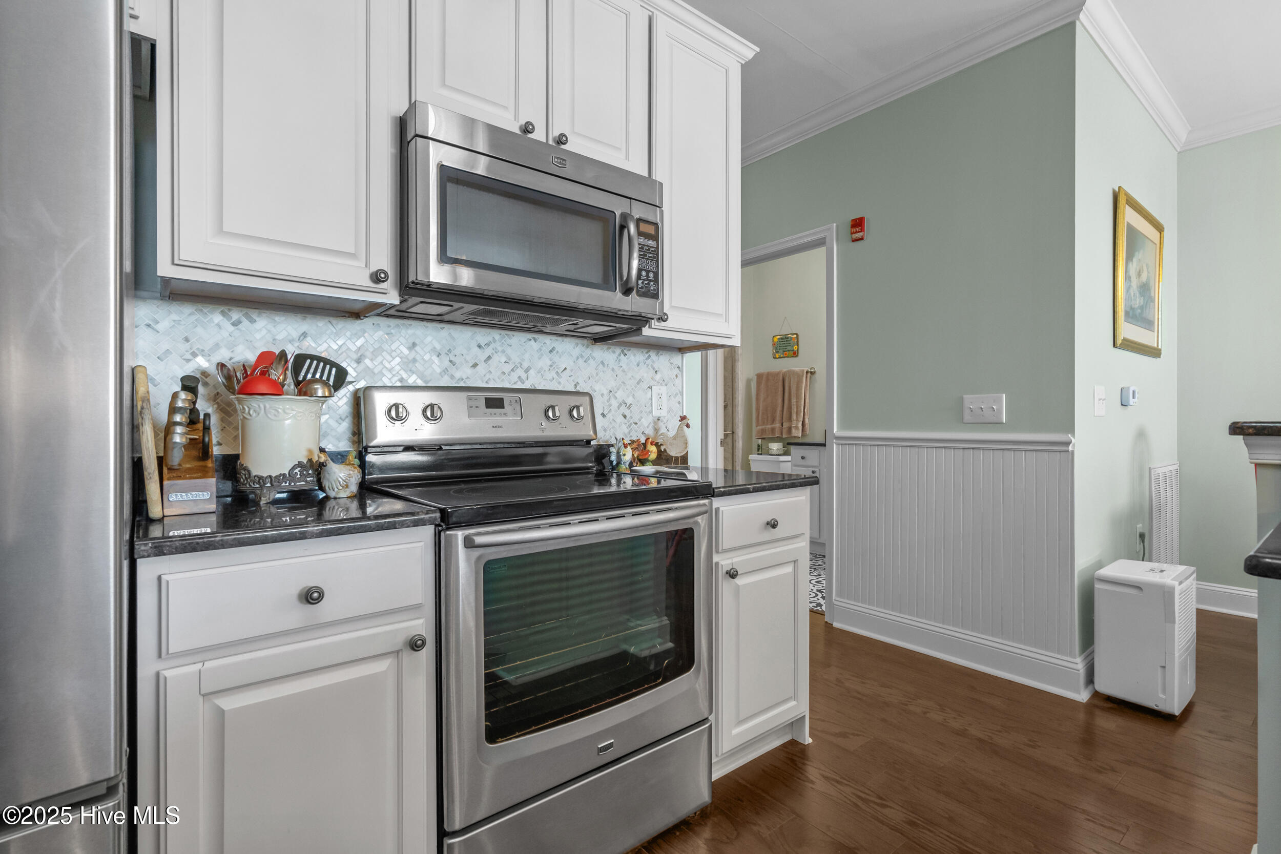 100537007 | Photo 15