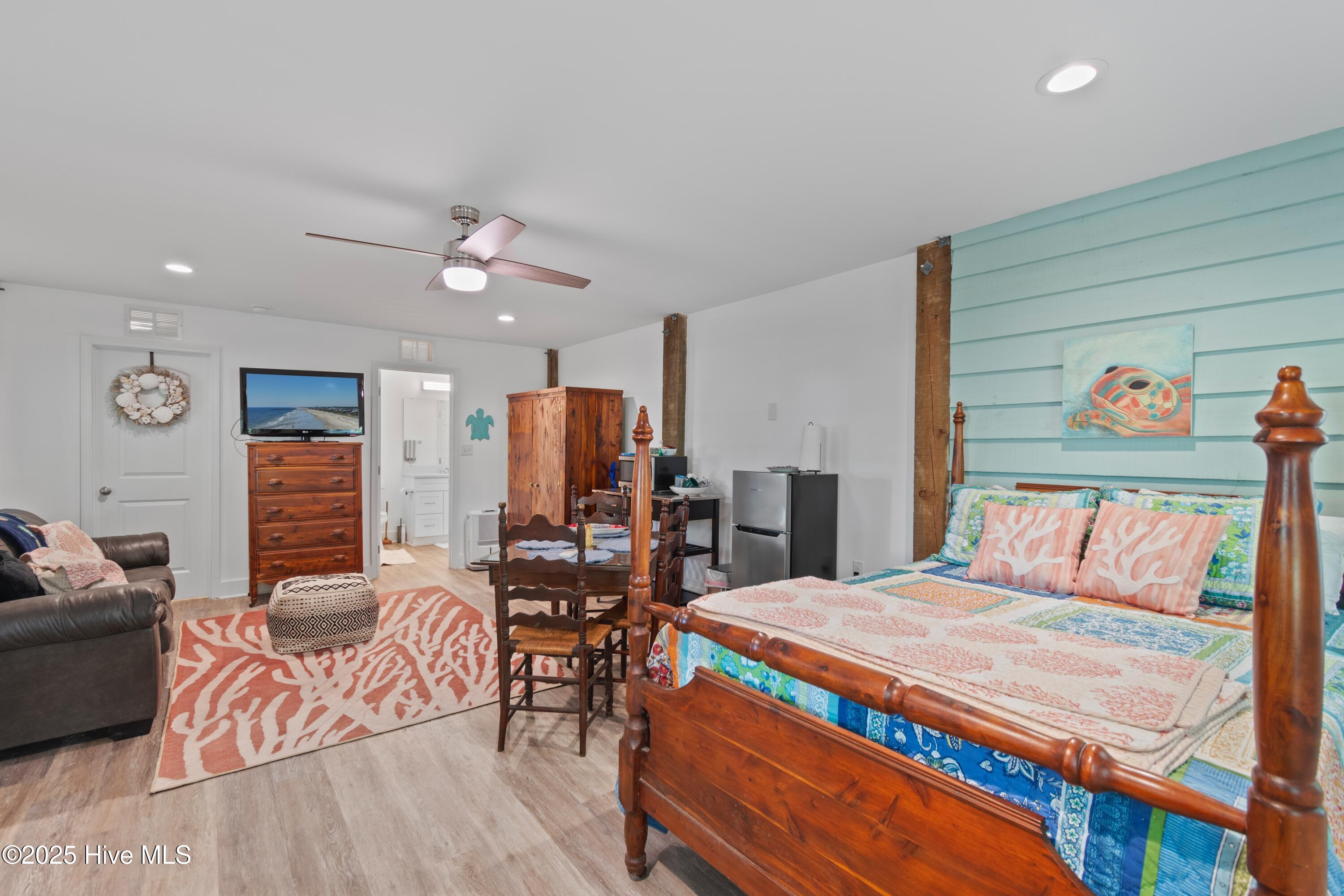 100535762 | Photo 23