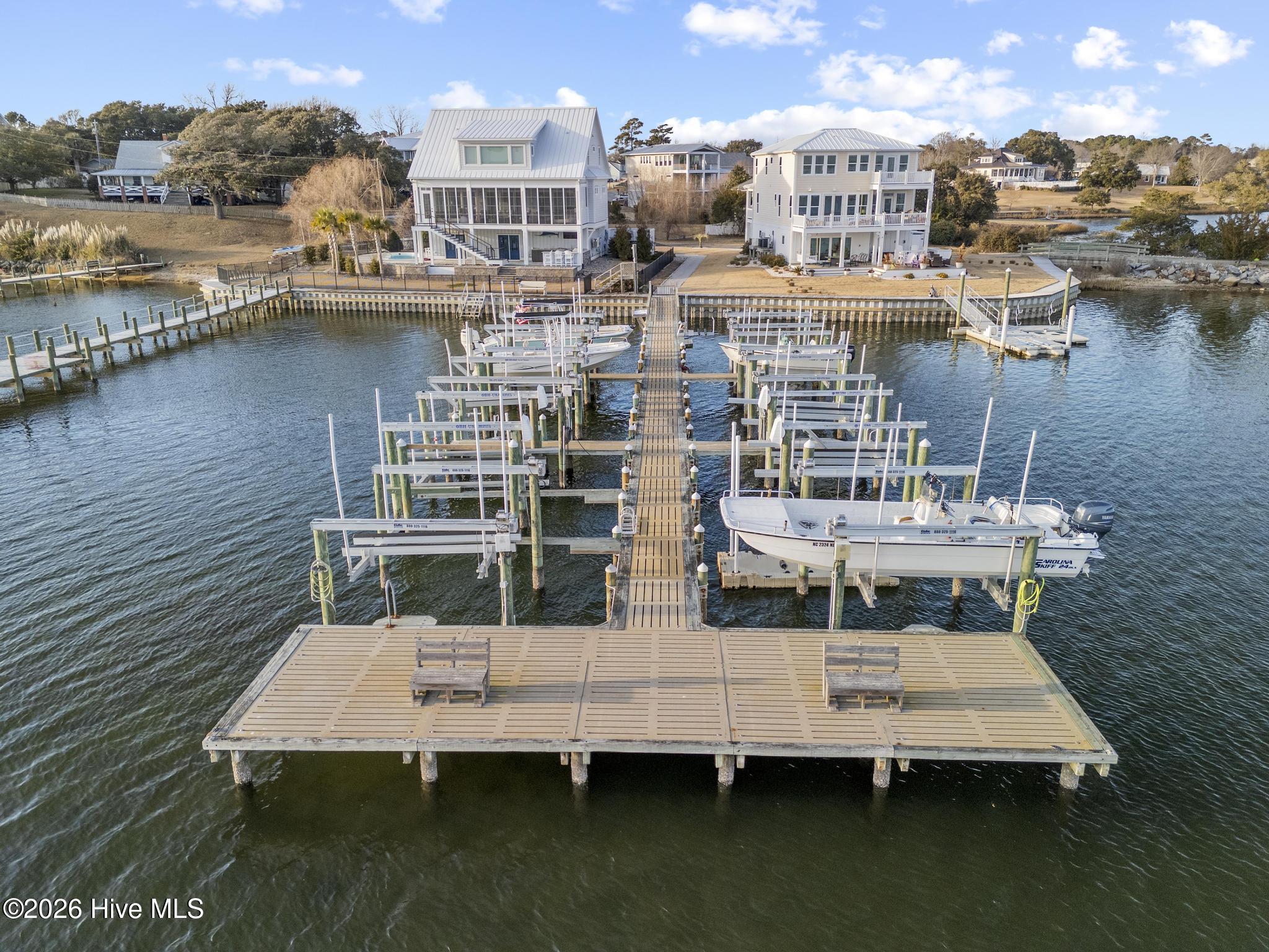 100552549 | Photo 12