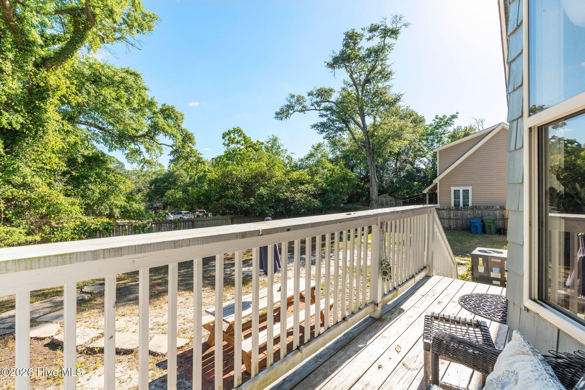 100570327 | Photo 61