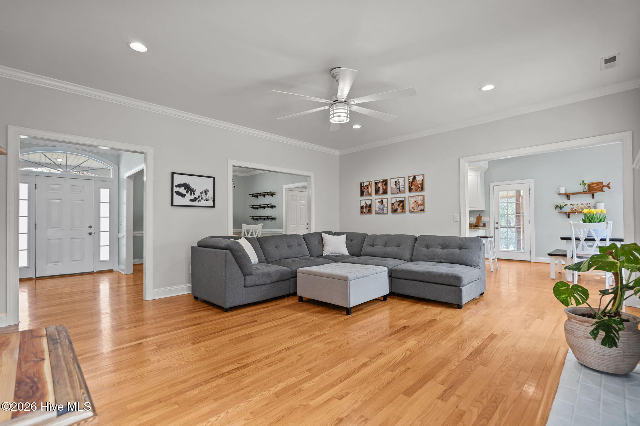 100562607 | Photo 20