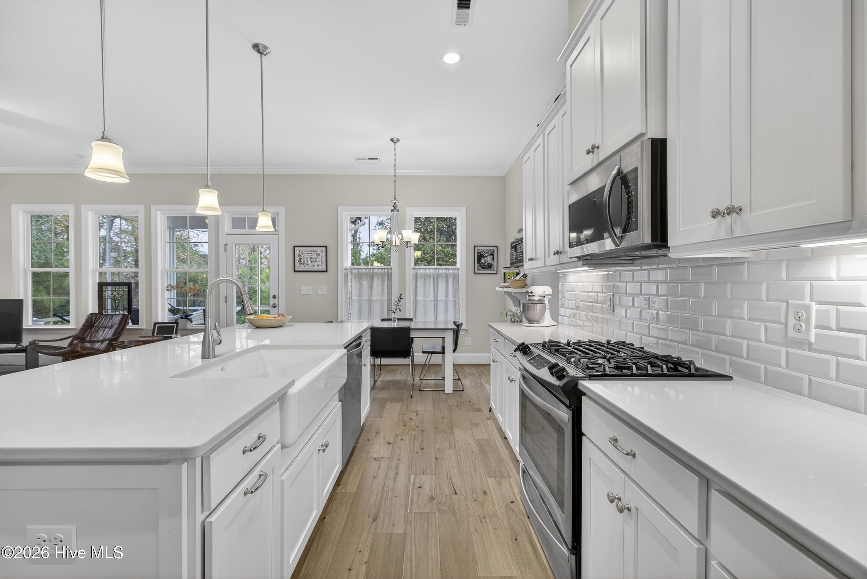 100558157 | Photo 13