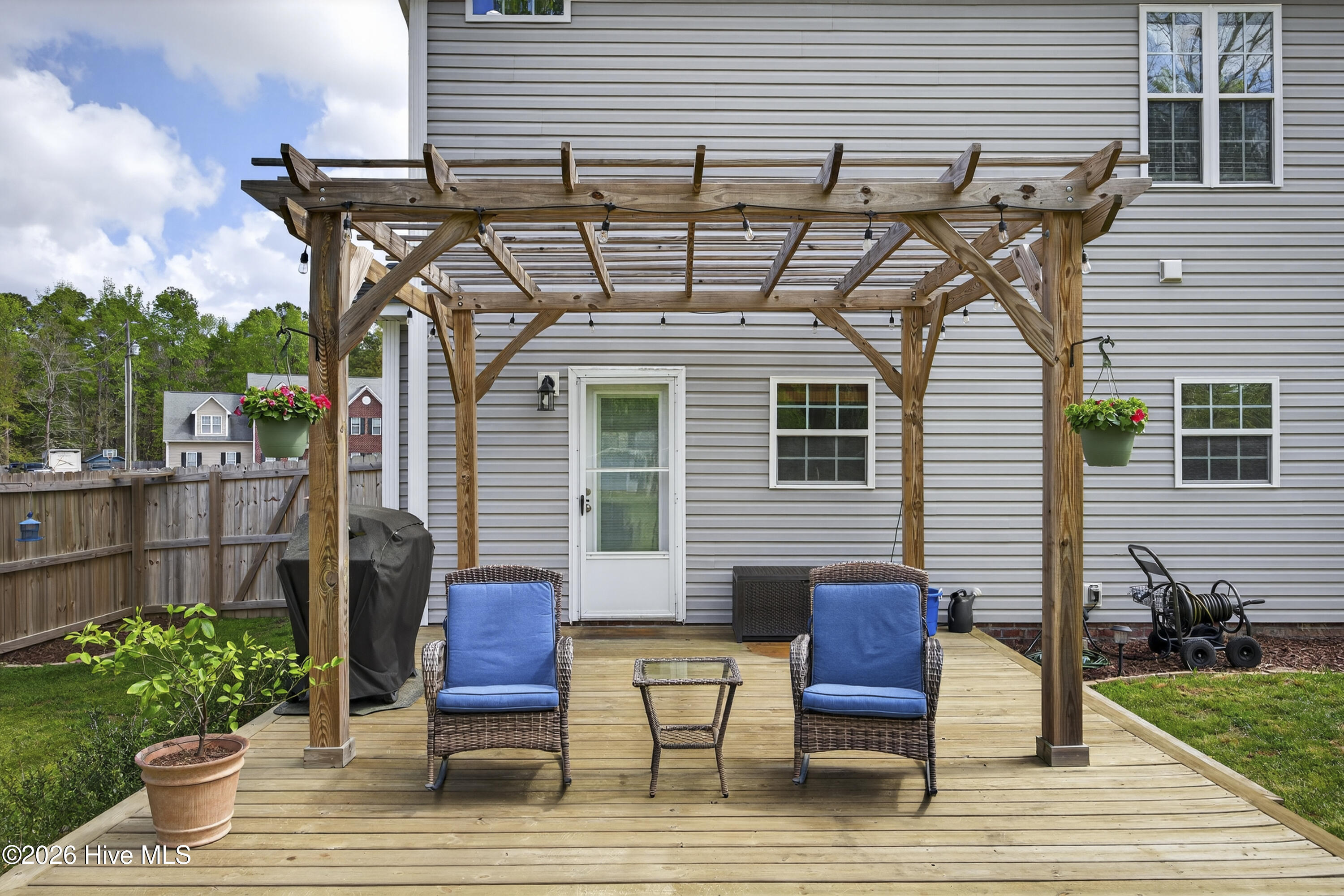 100565225 | Photo 10