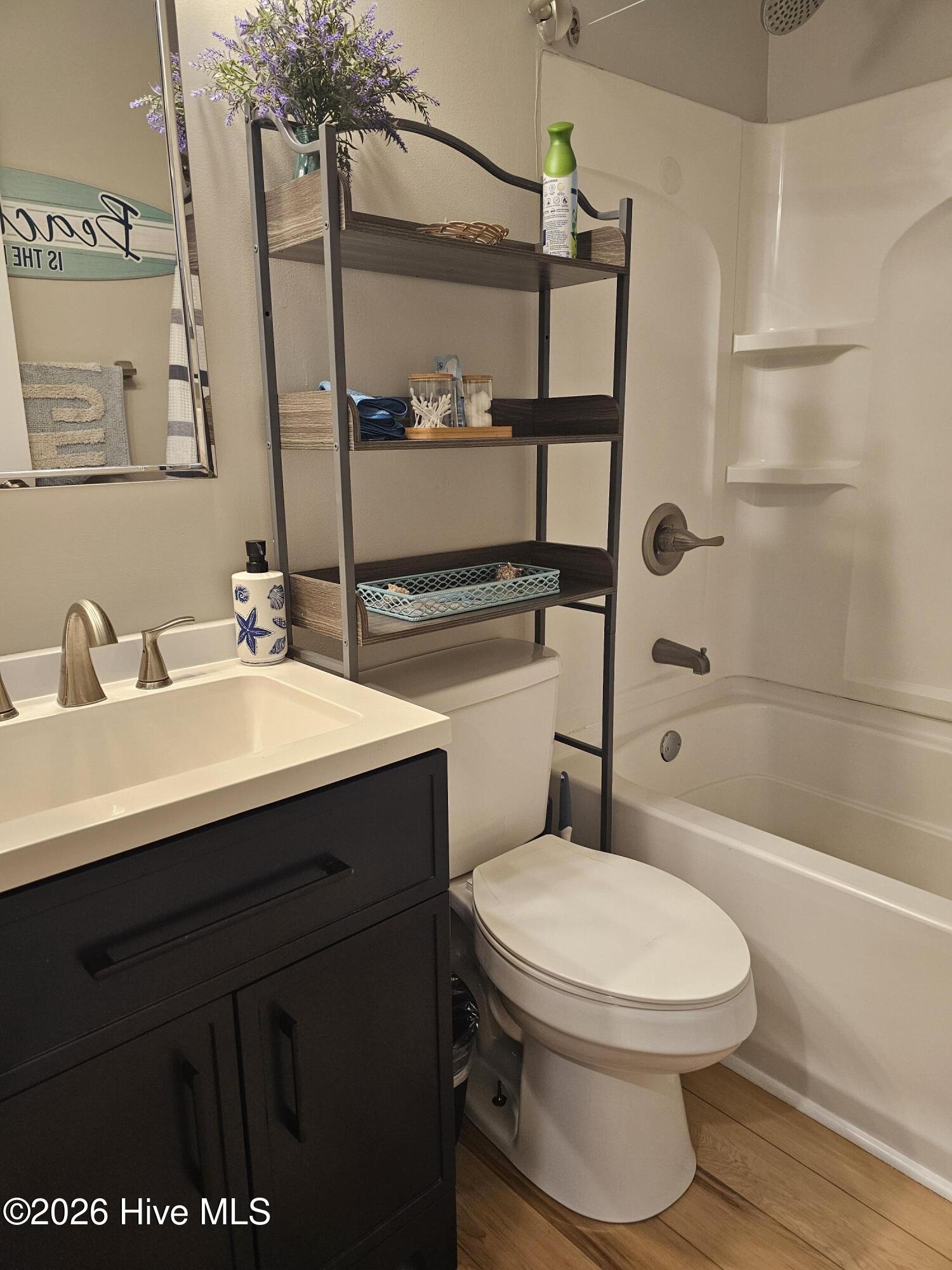 100565312 | Photo 20