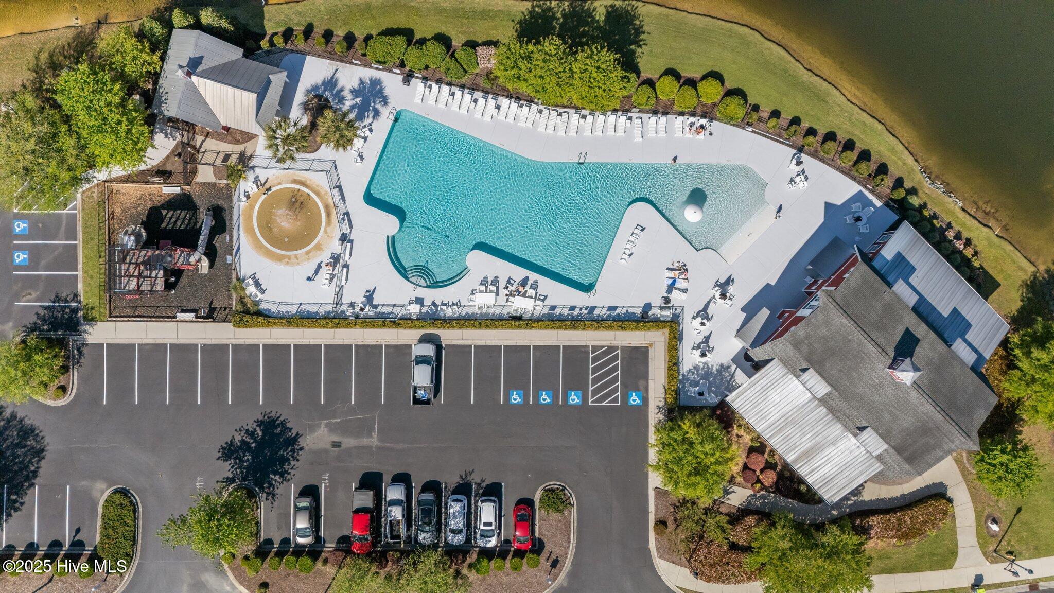 100502456 | Photo 47