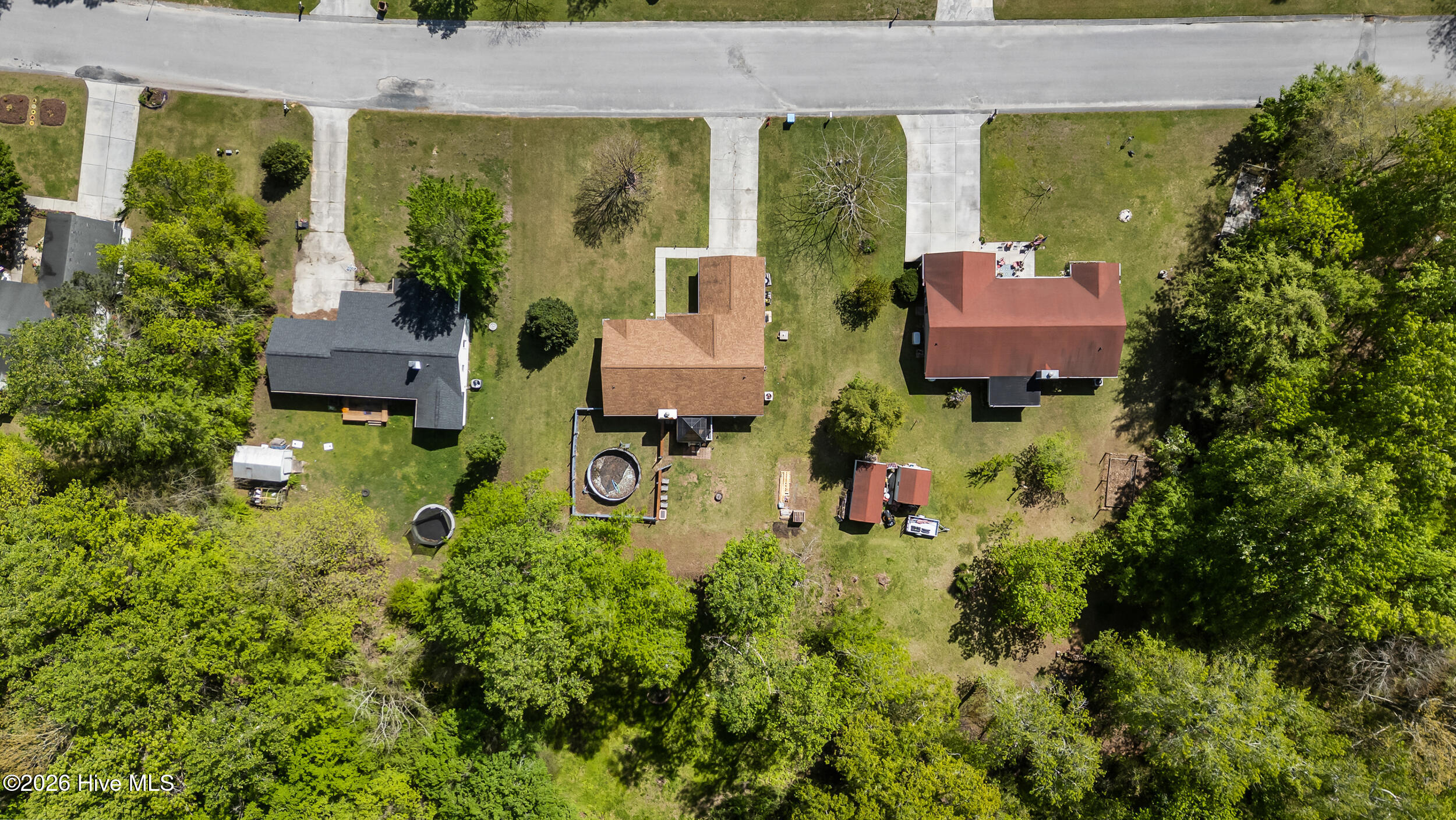 100566789 | Photo 39