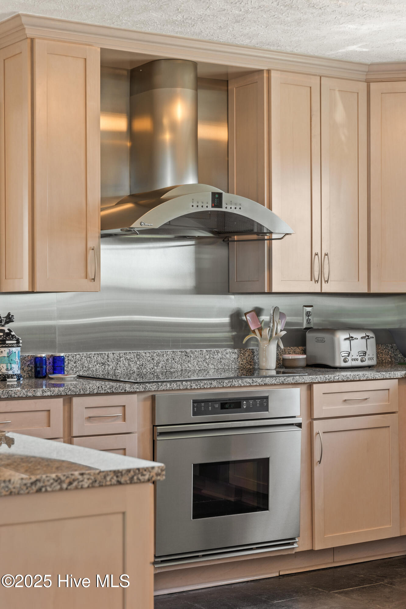 100497696 | Photo 20