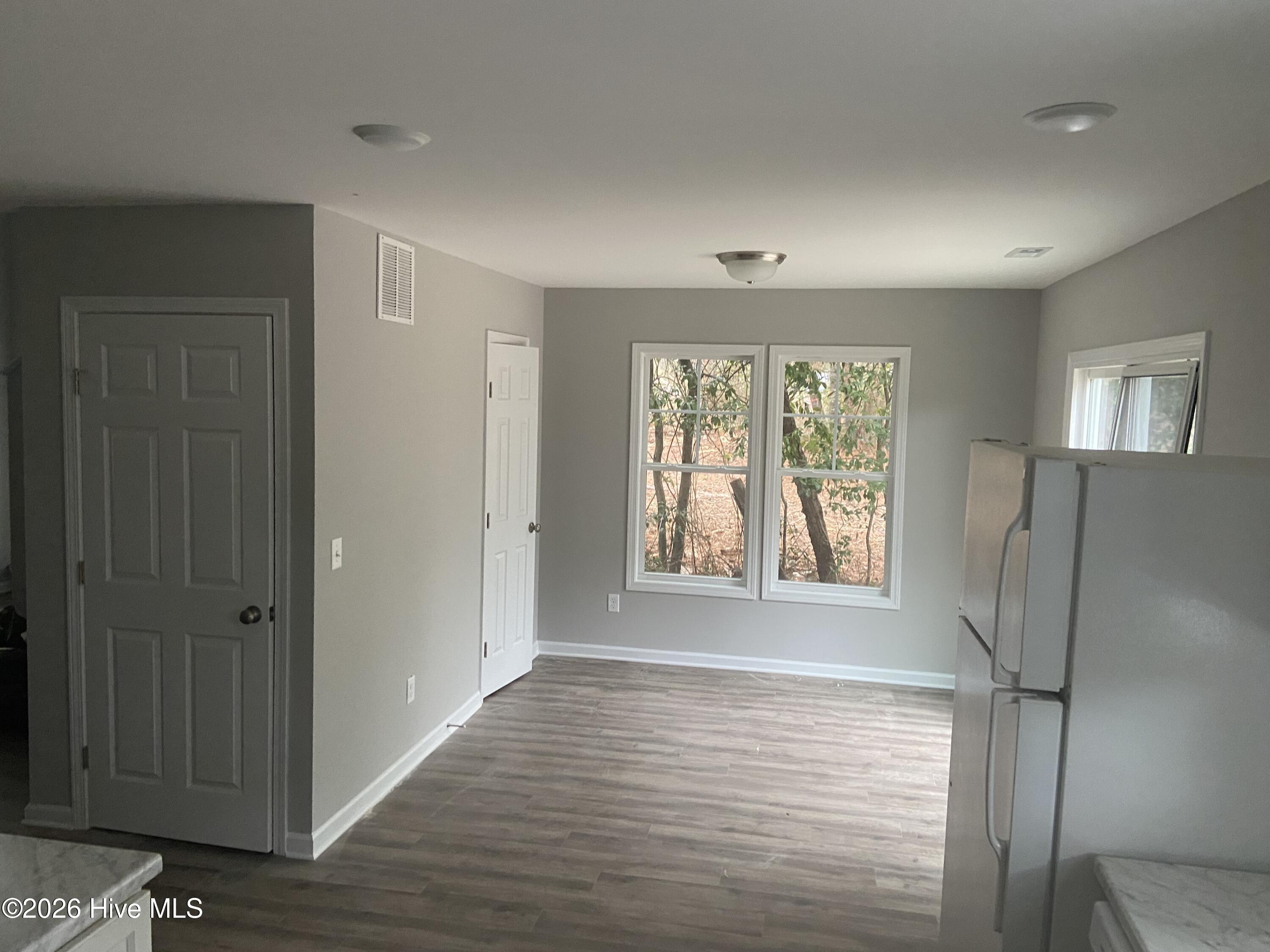 100561897 | Photo 27