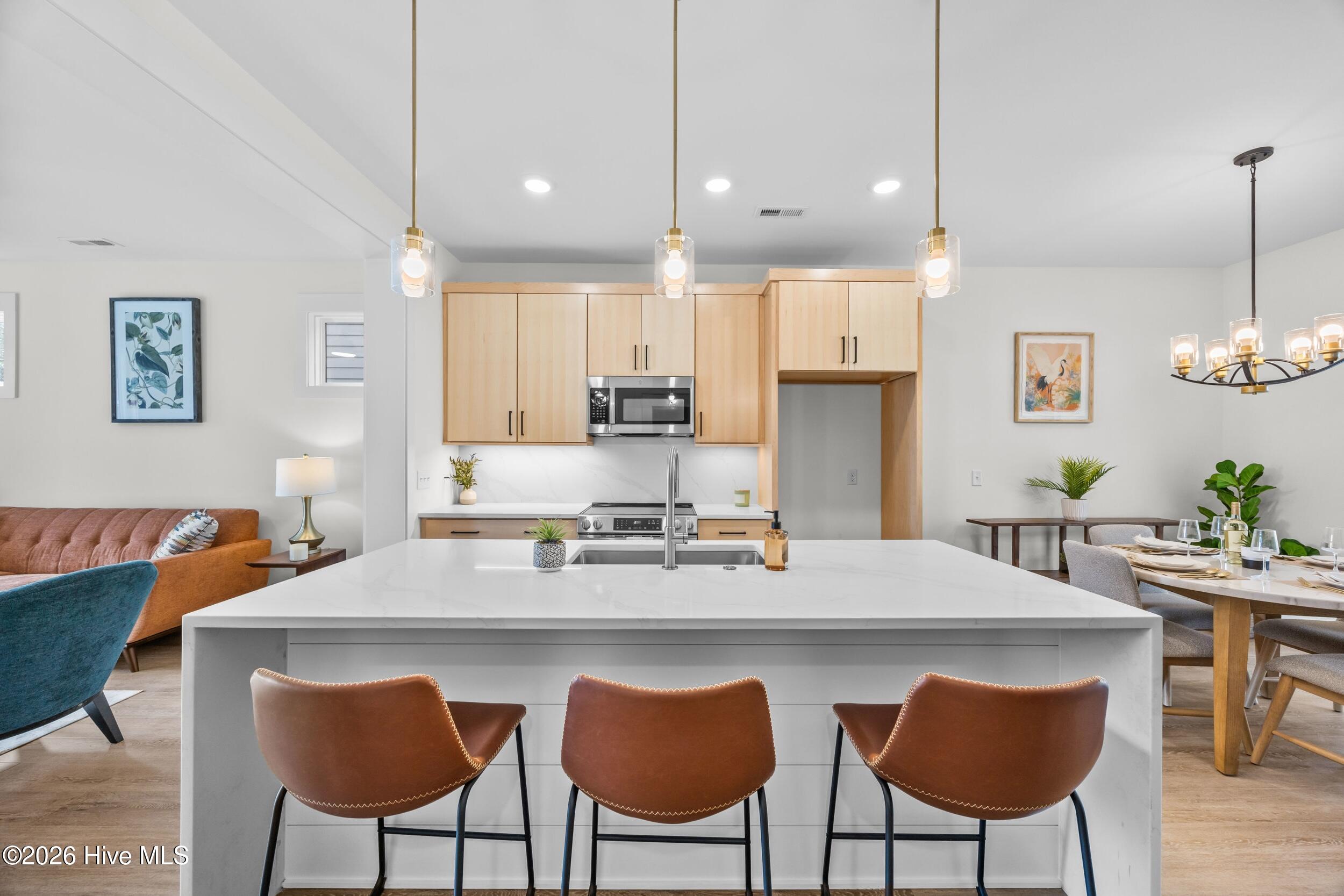 100566650 | Photo 11