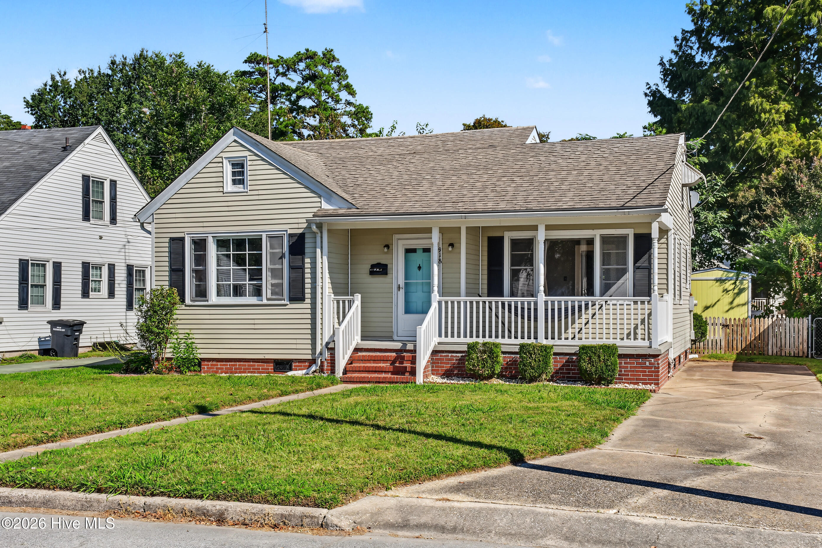 Photo 3 of Single family home for sale at 918 Woodruff Ave, Elizabeth City, NC 27909 | MLS# 100607955 | Listing updated on 2026-10-05