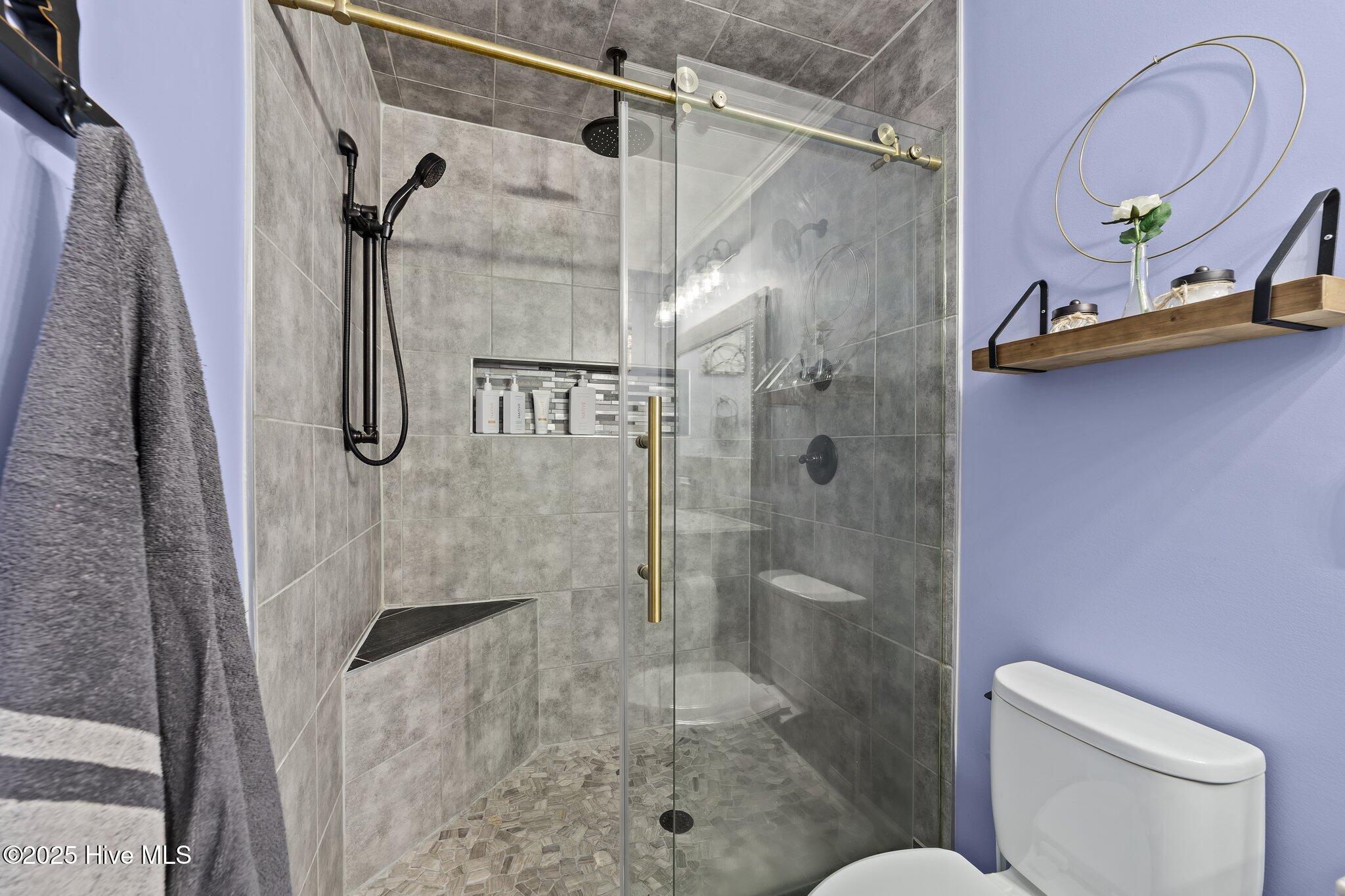 100544297 | Photo 17