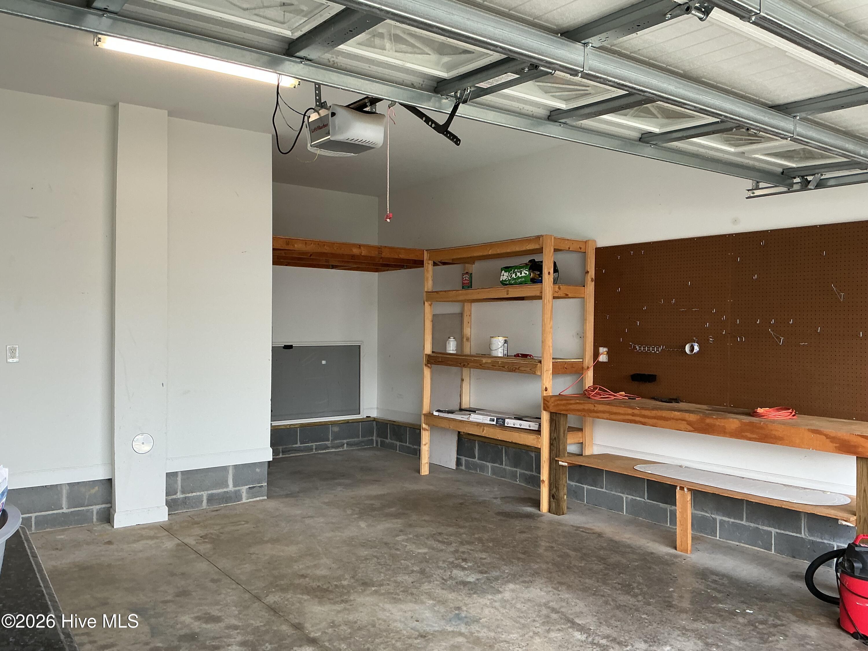 100556854 | Photo 21