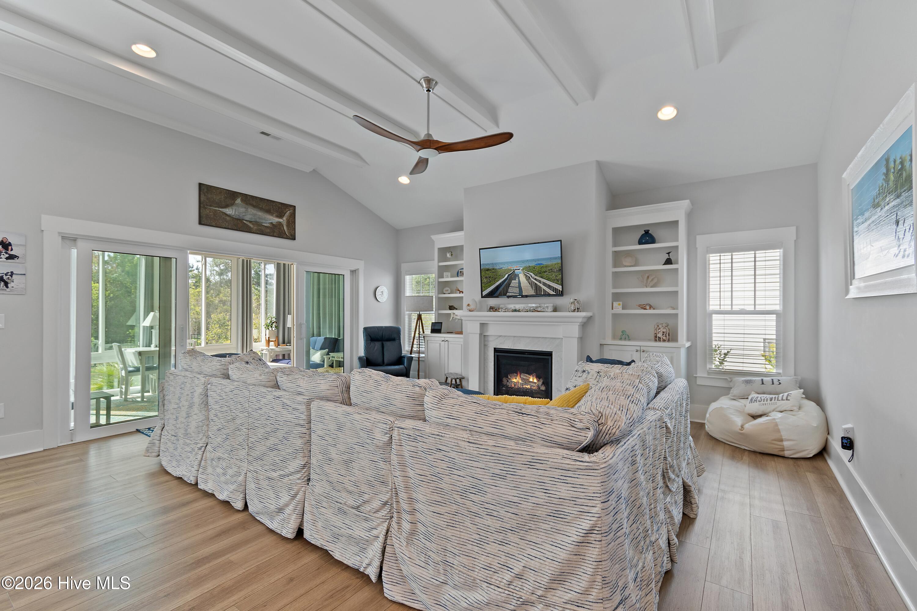 100566064 | Photo 12