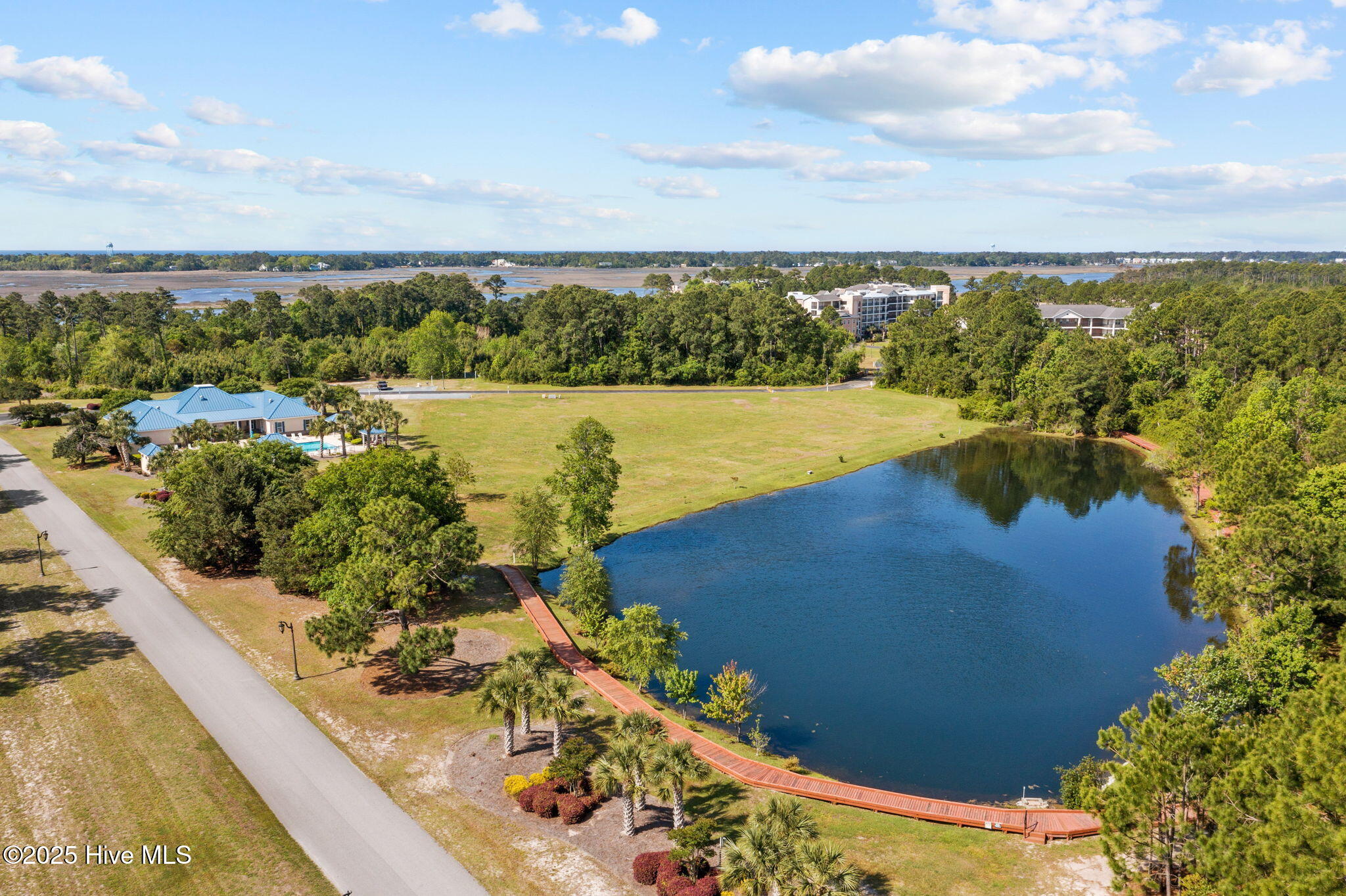 100535787 | Photo 88