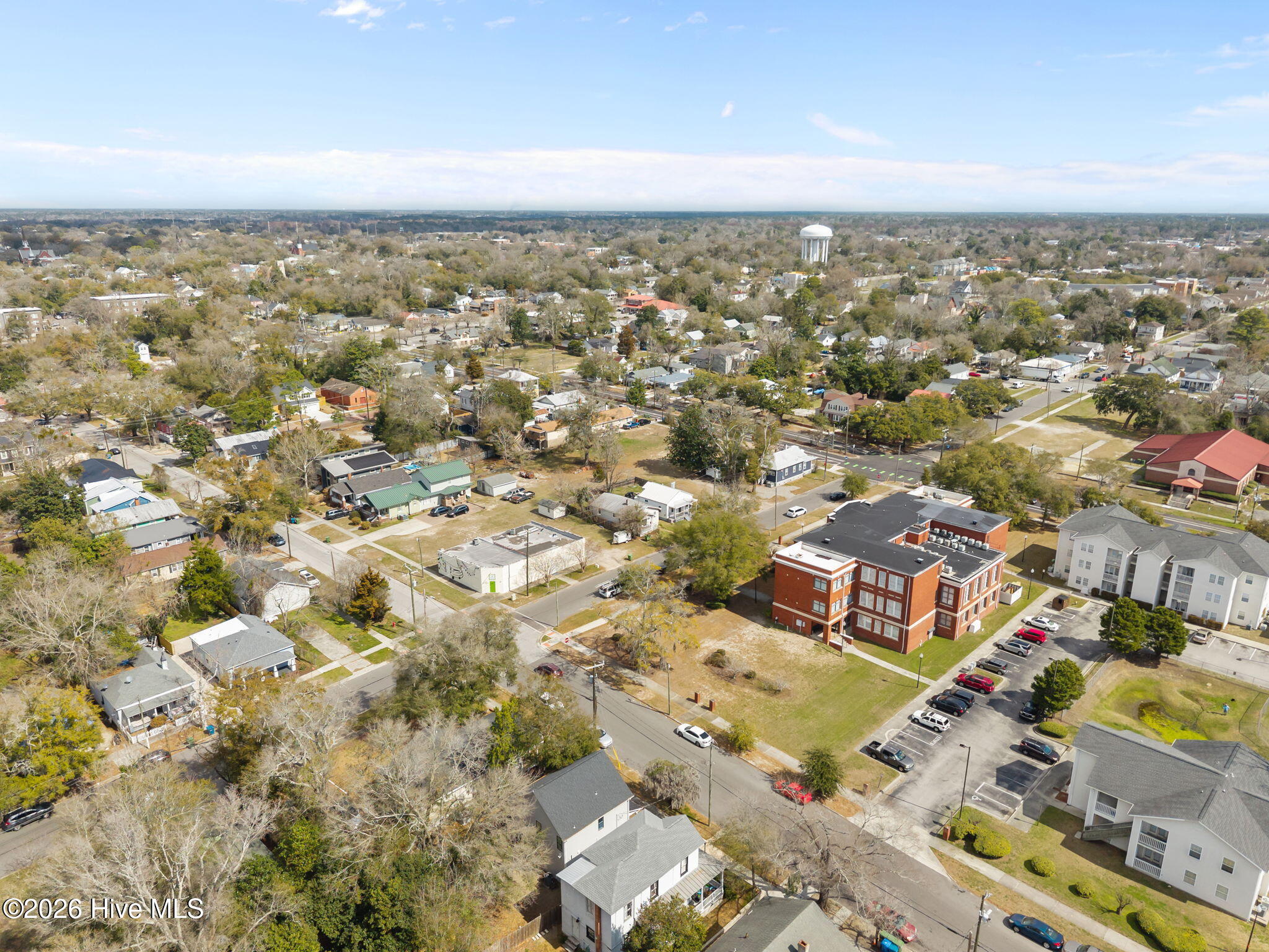 100556827 | Photo 40