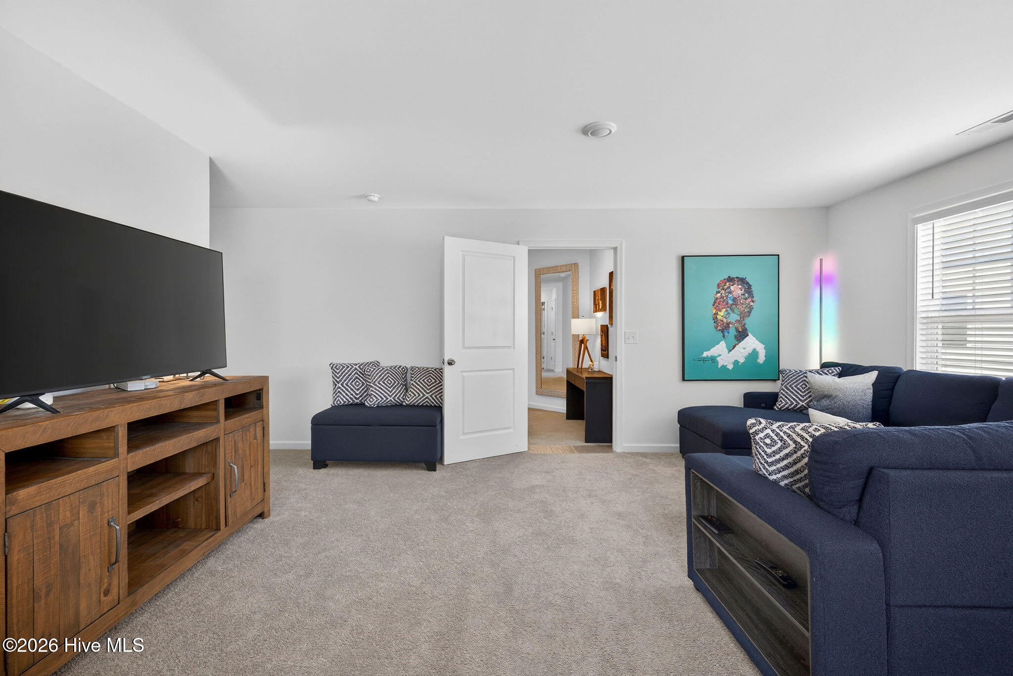 100569620 | Photo 25