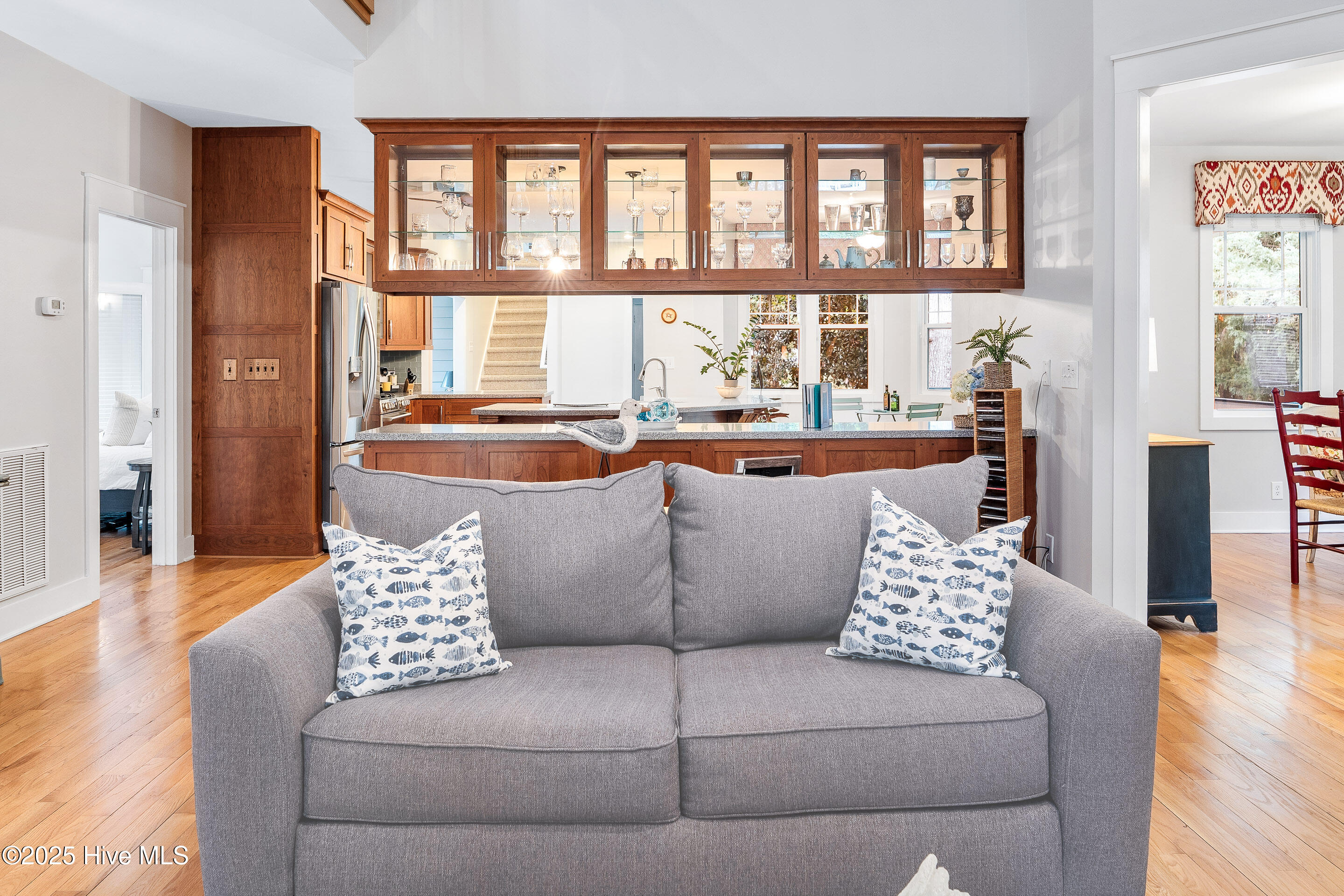 100505939 | Photo 10