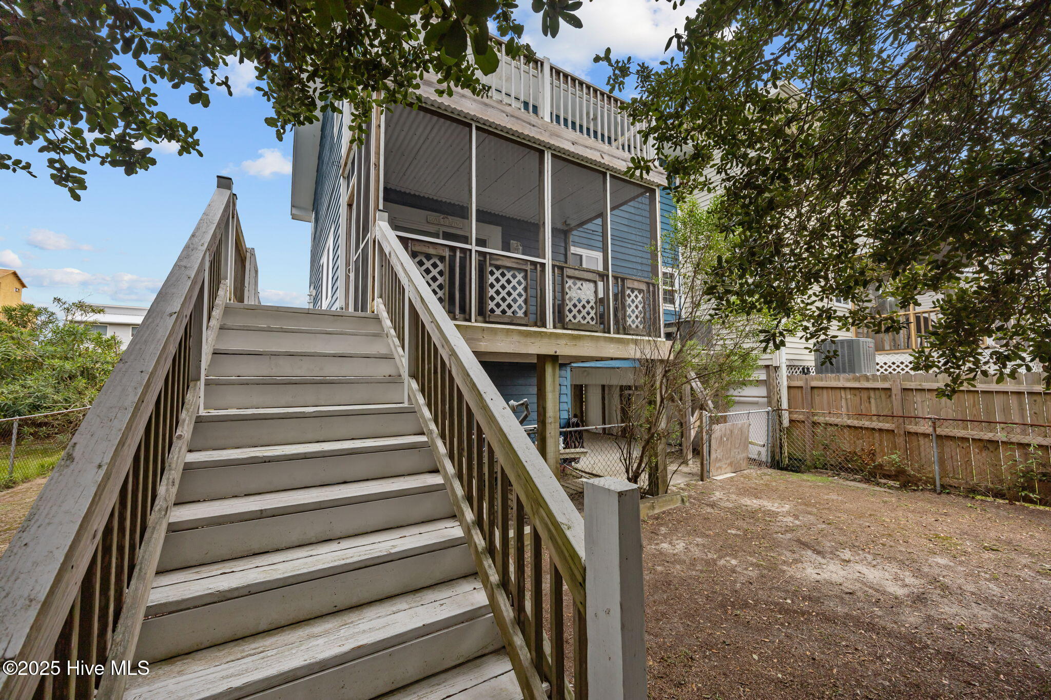 100530225 | Photo 49