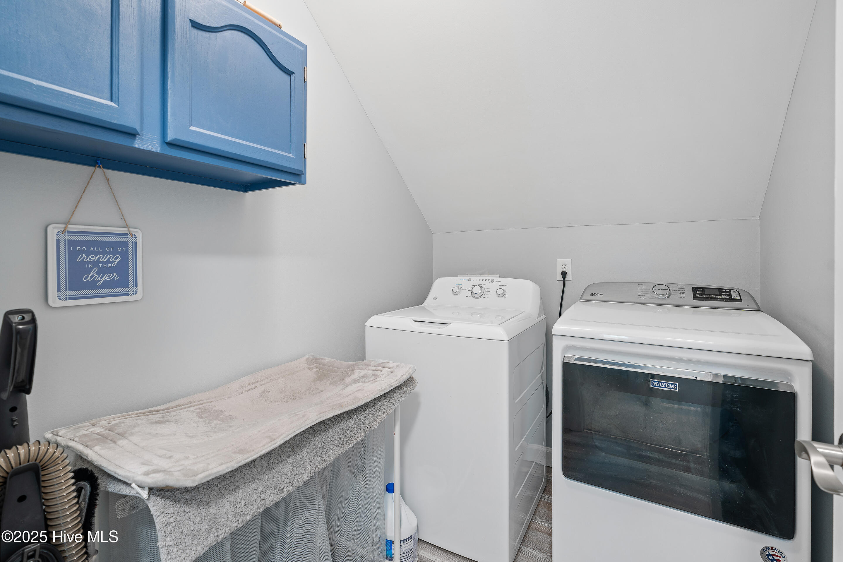 100542909 | Photo 44