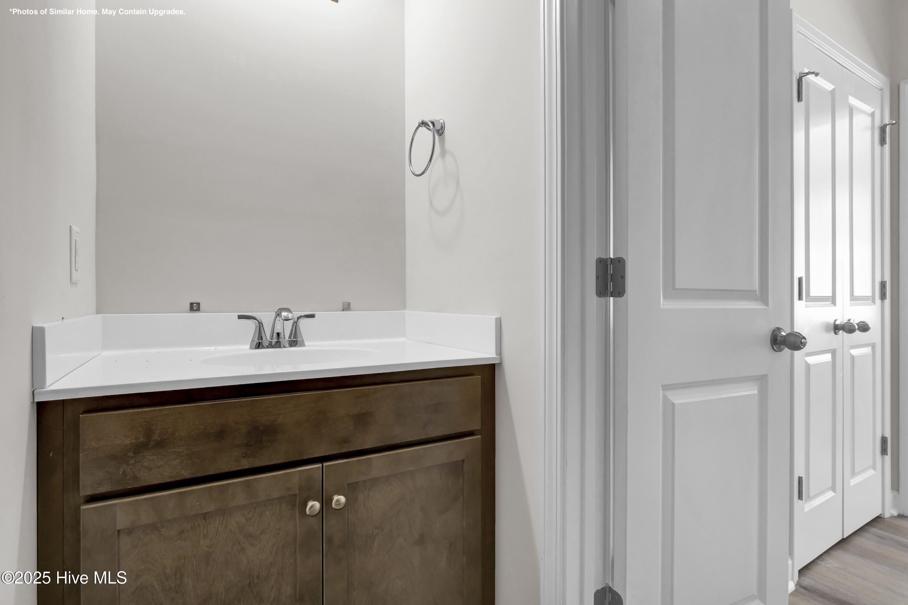 100538394 | Photo 25