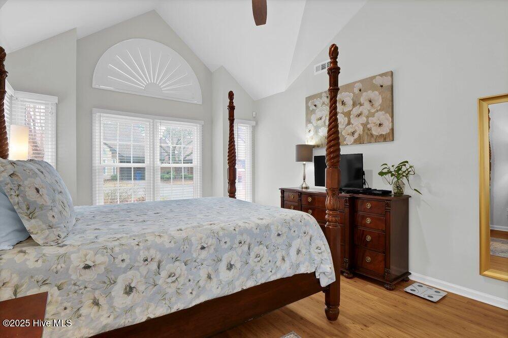 100546744 | Photo 14