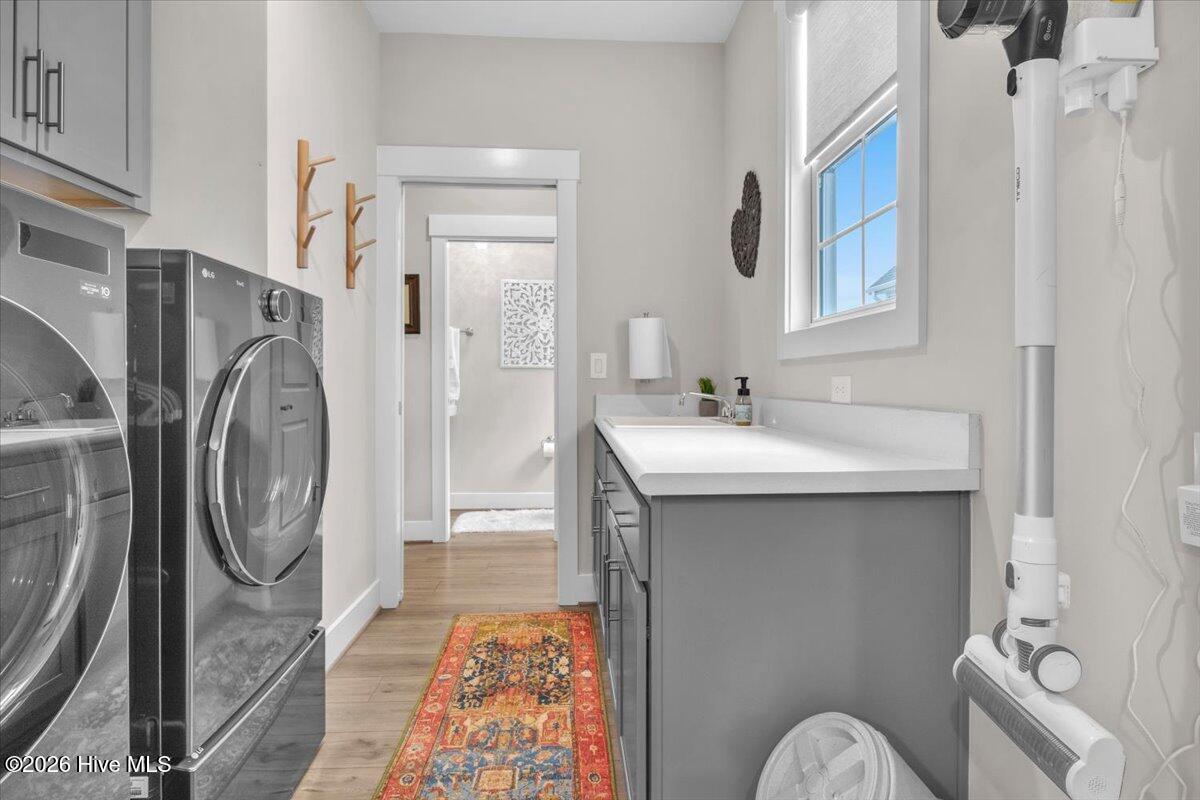 100558709 | Photo 54