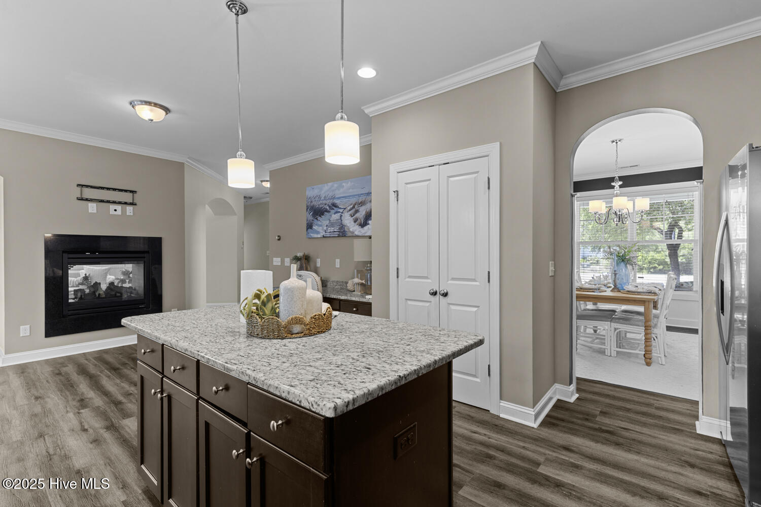 100538409 | Photo 12