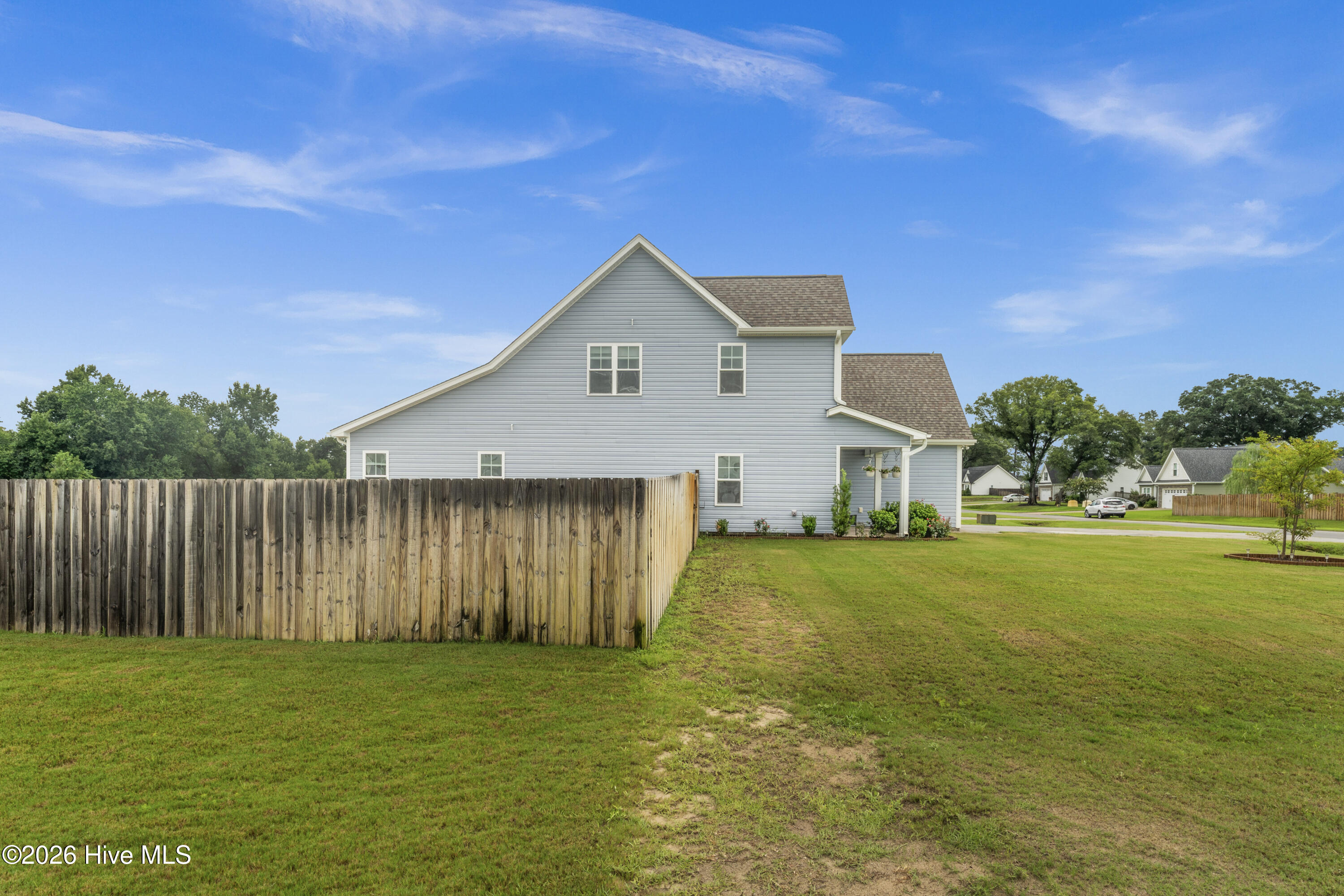 100569273 | Photo 56