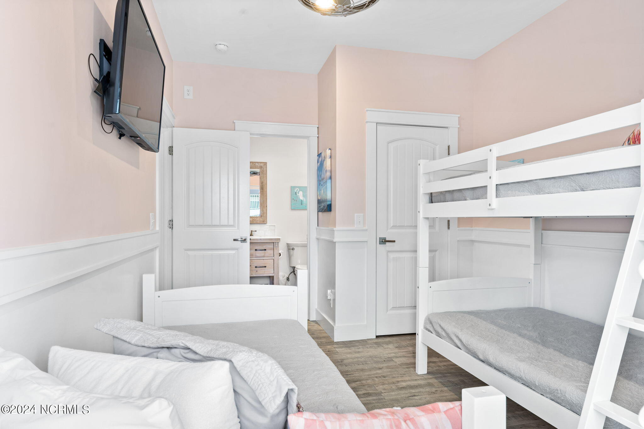 445 E Third Street, Ocean Isle Beach, NC 28469 – photo 24: kahunaphoto.com (22 of 23)