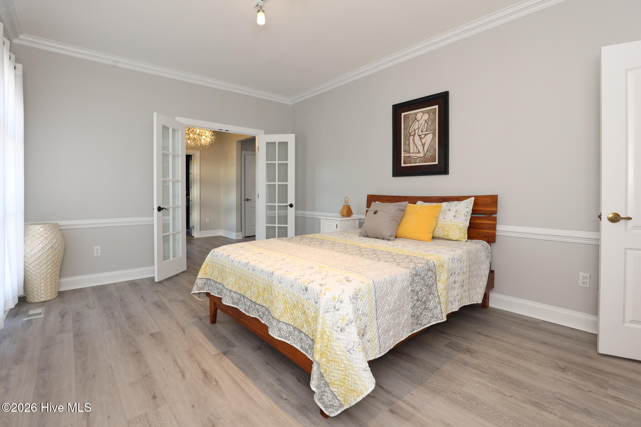 100556044 | Photo 32