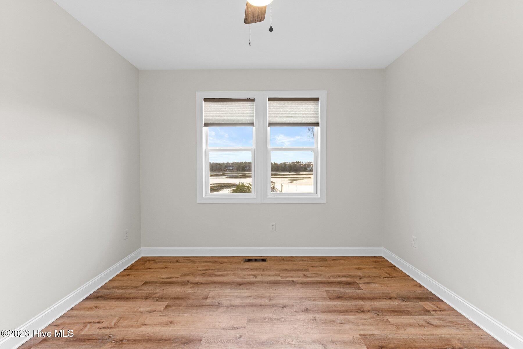 100550718 | Photo 28