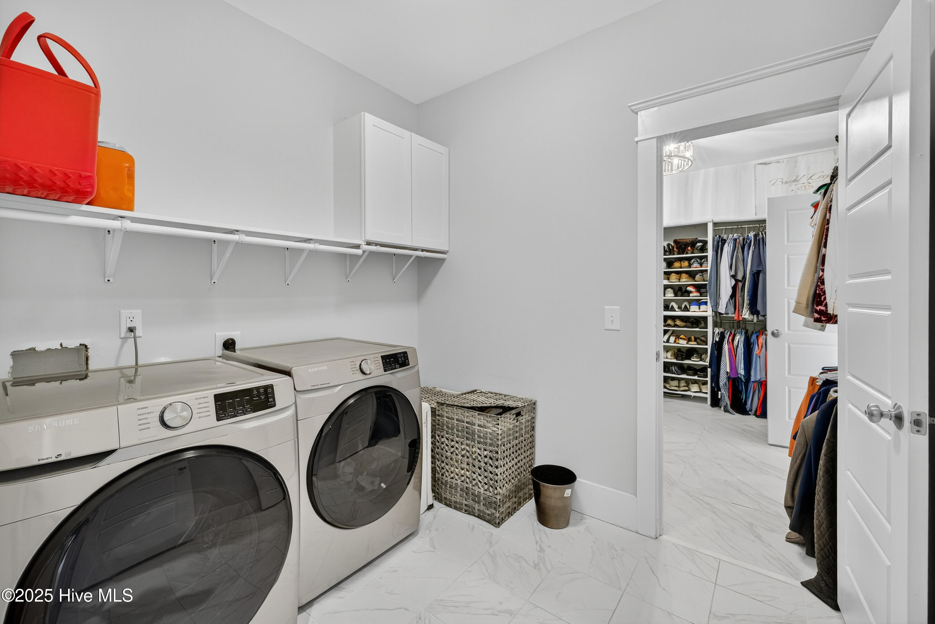 100540063 | Photo 44