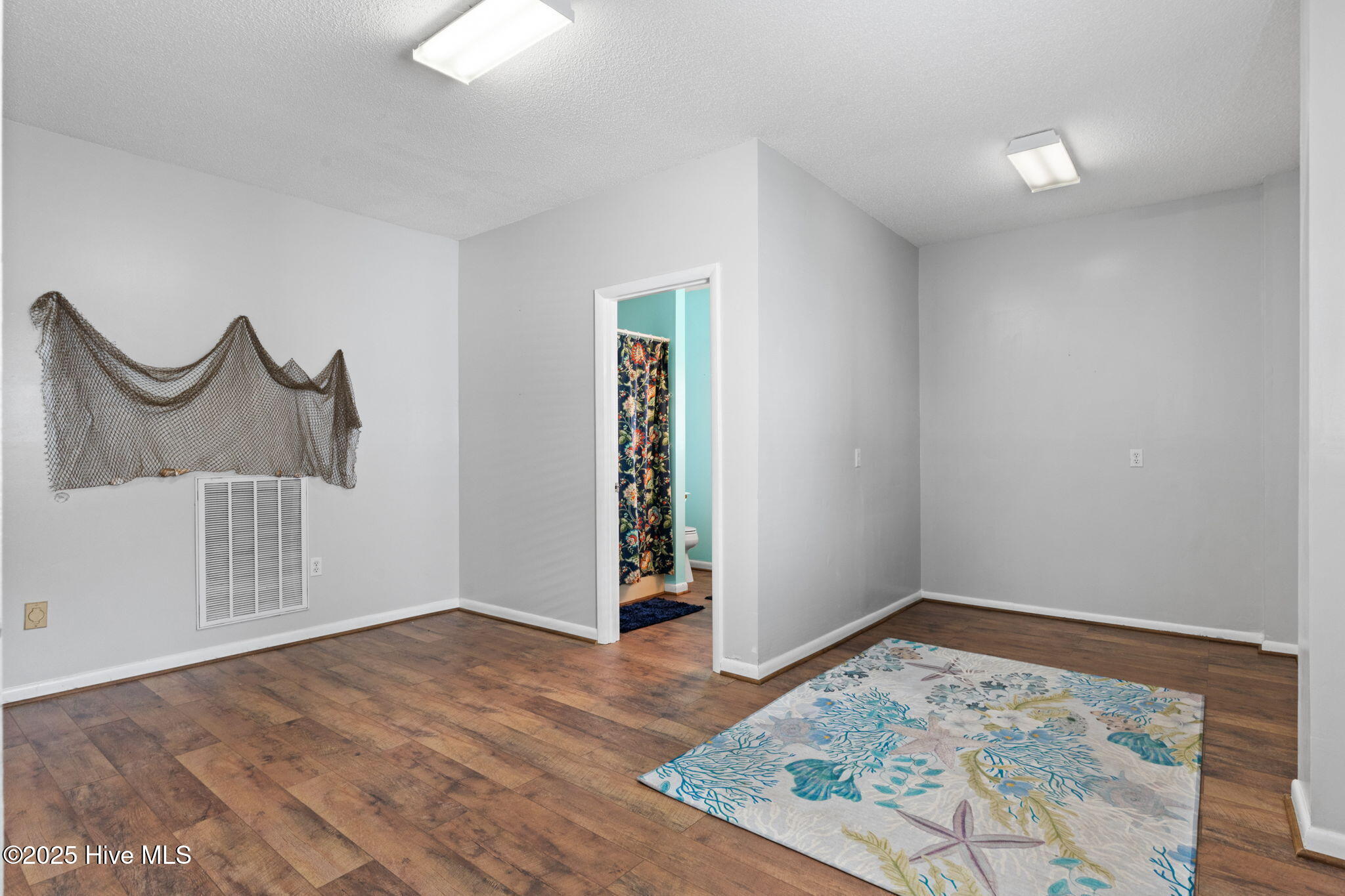 100544107 | Photo 31